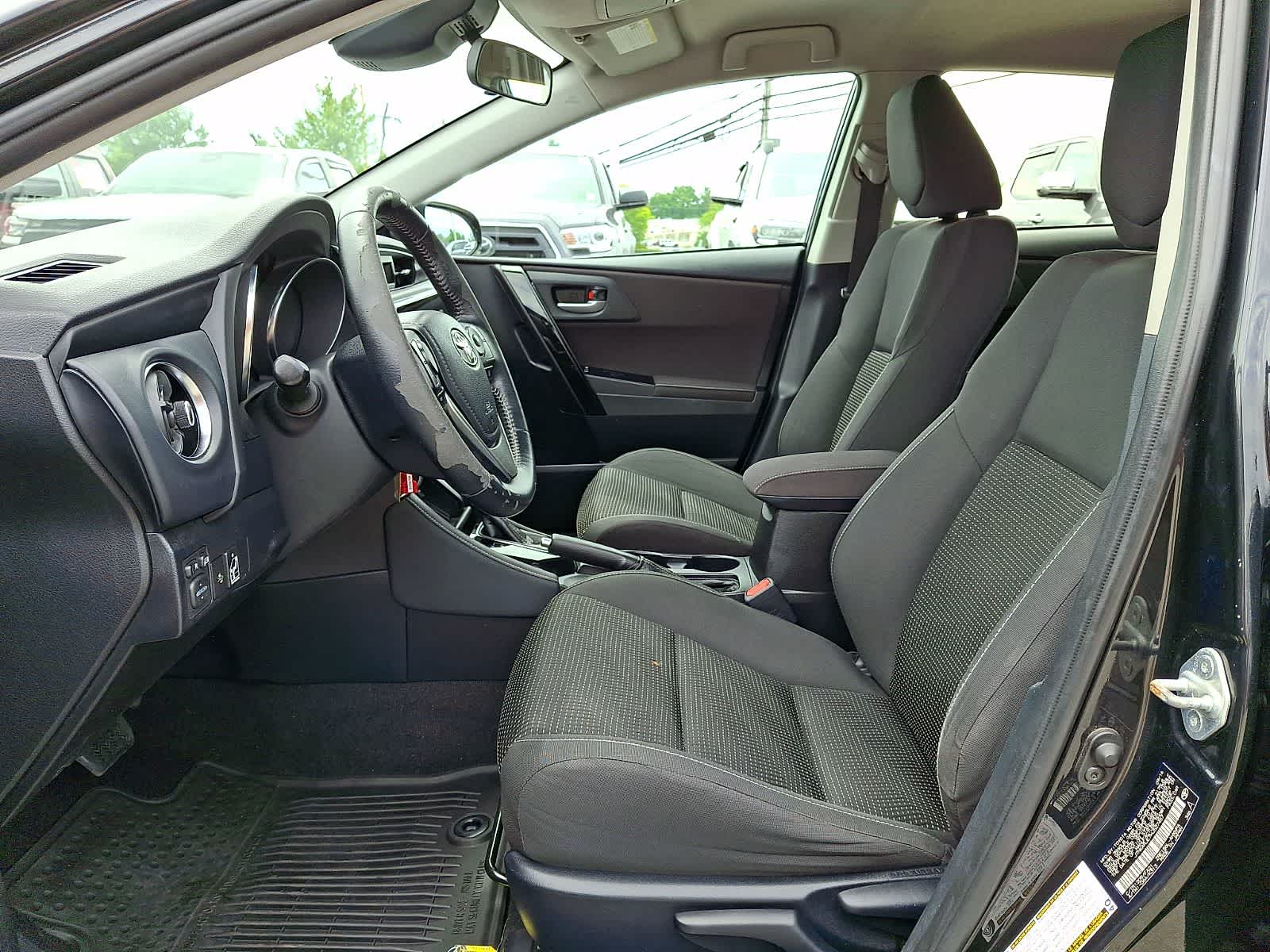 Thumbnail: 2017 Toyota Corolla iM - 16