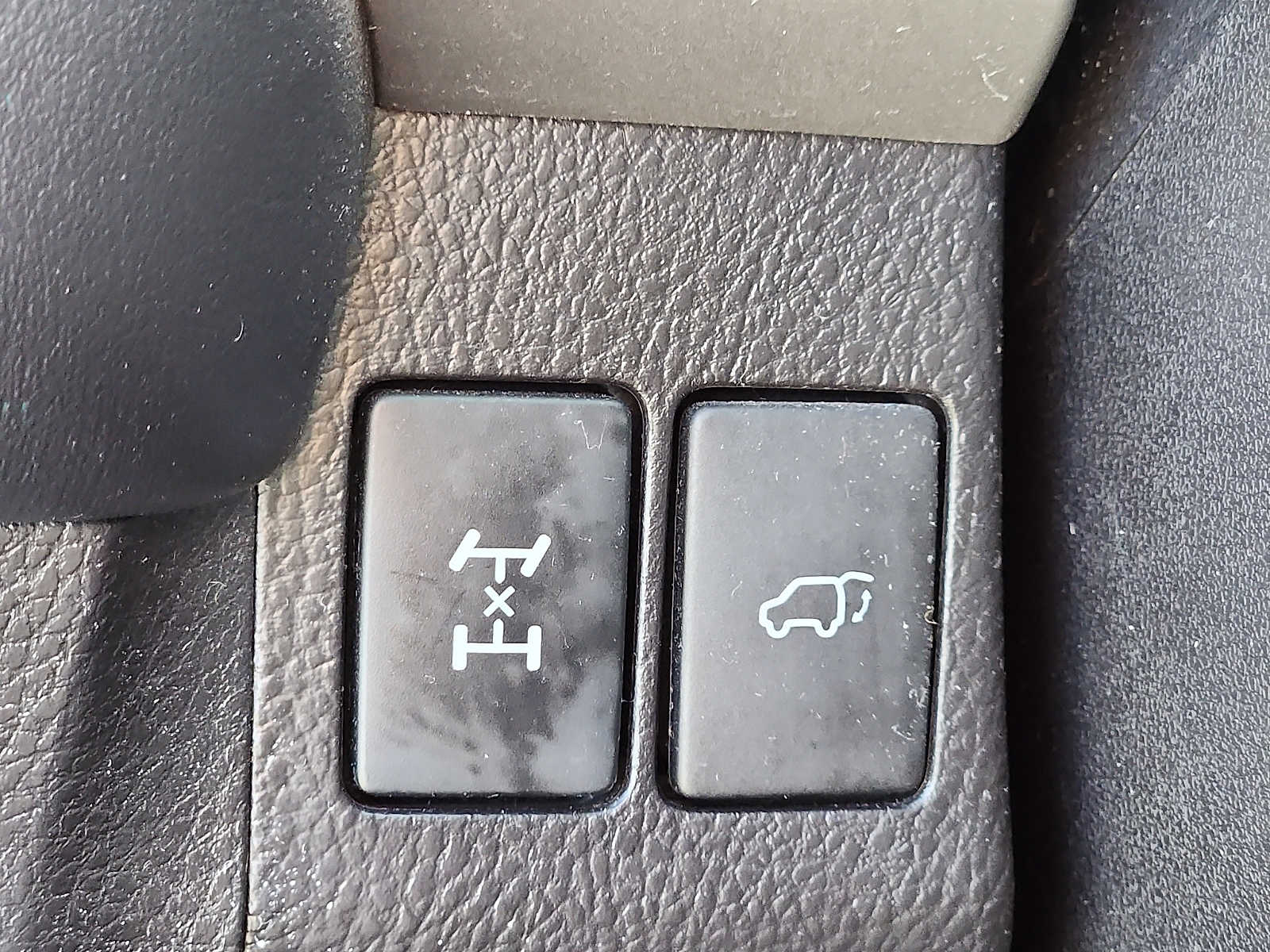 Thumbnail: 2017 Toyota RAV4 - 30