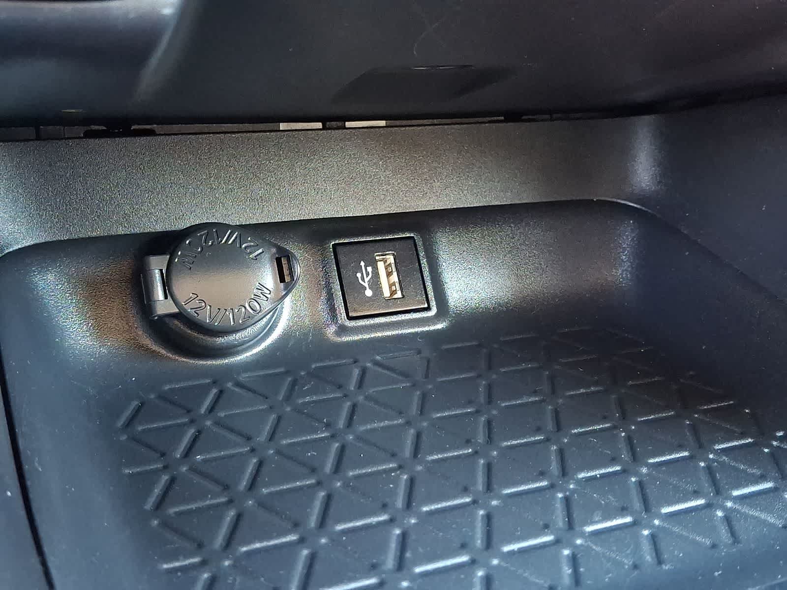 Thumbnail: 2025 Toyota RAV4 - 26