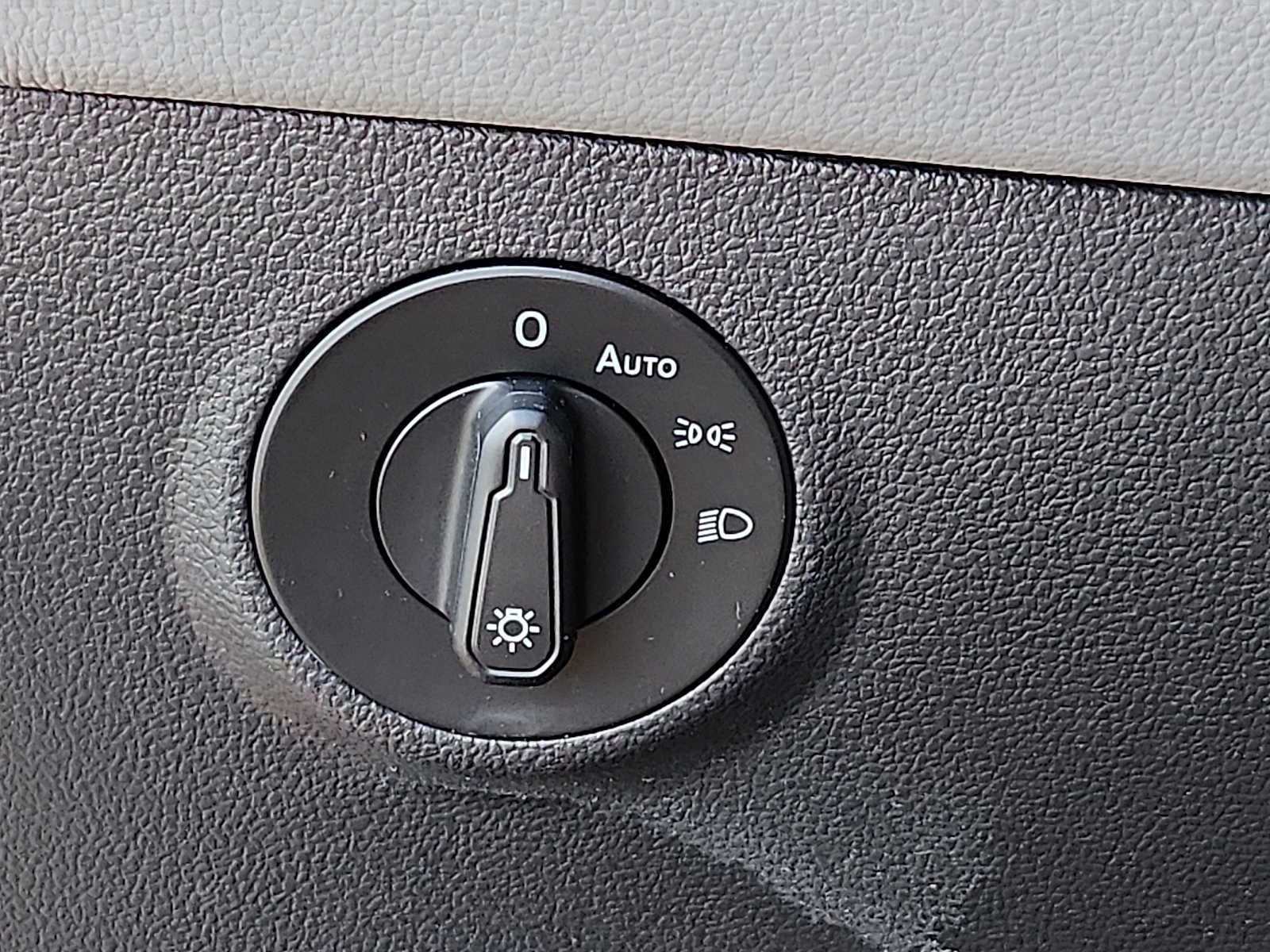 Thumbnail: 2022 Volkswagen Taos - 26