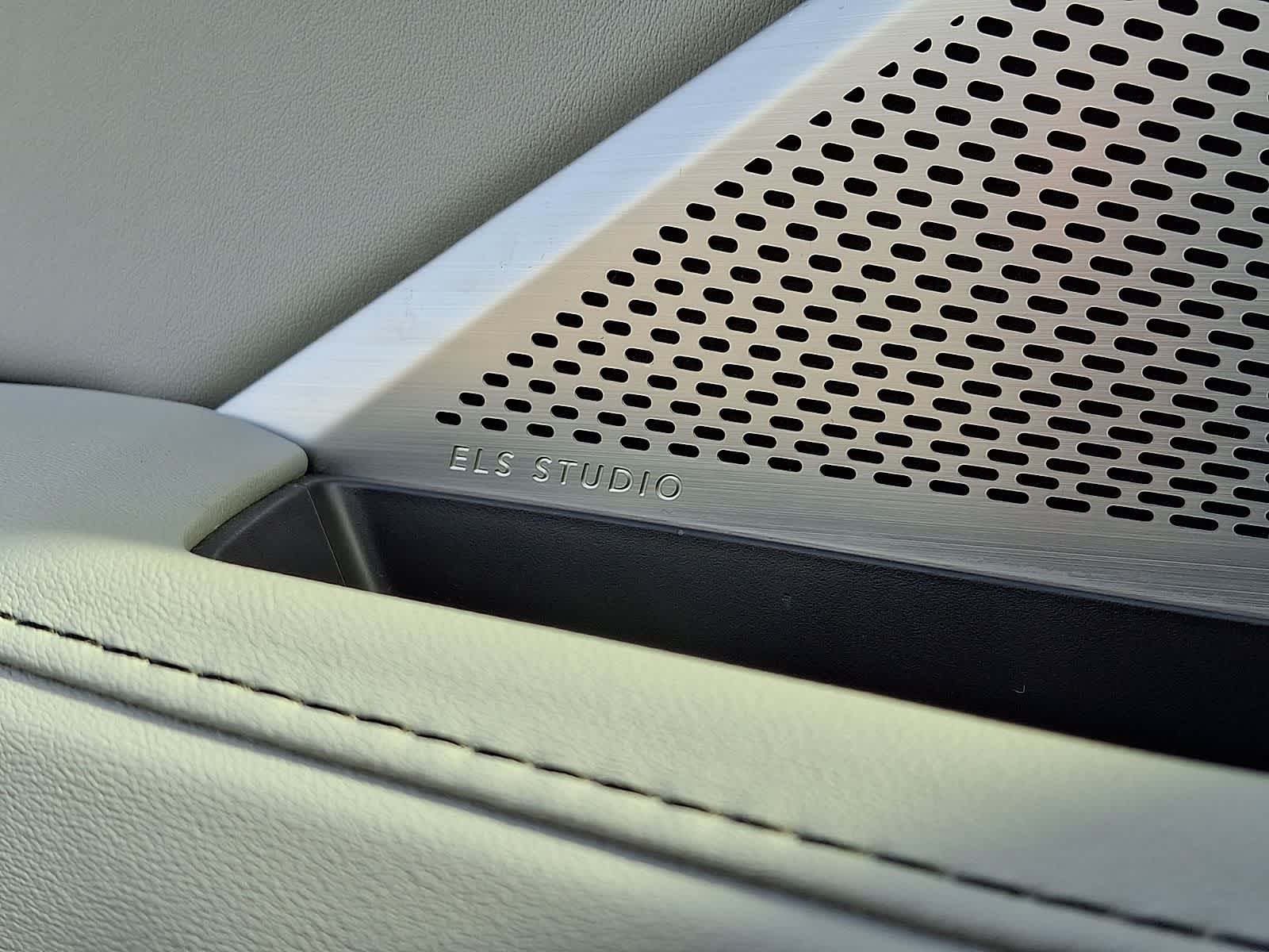 Thumbnail: 2023 Acura MDX - 30