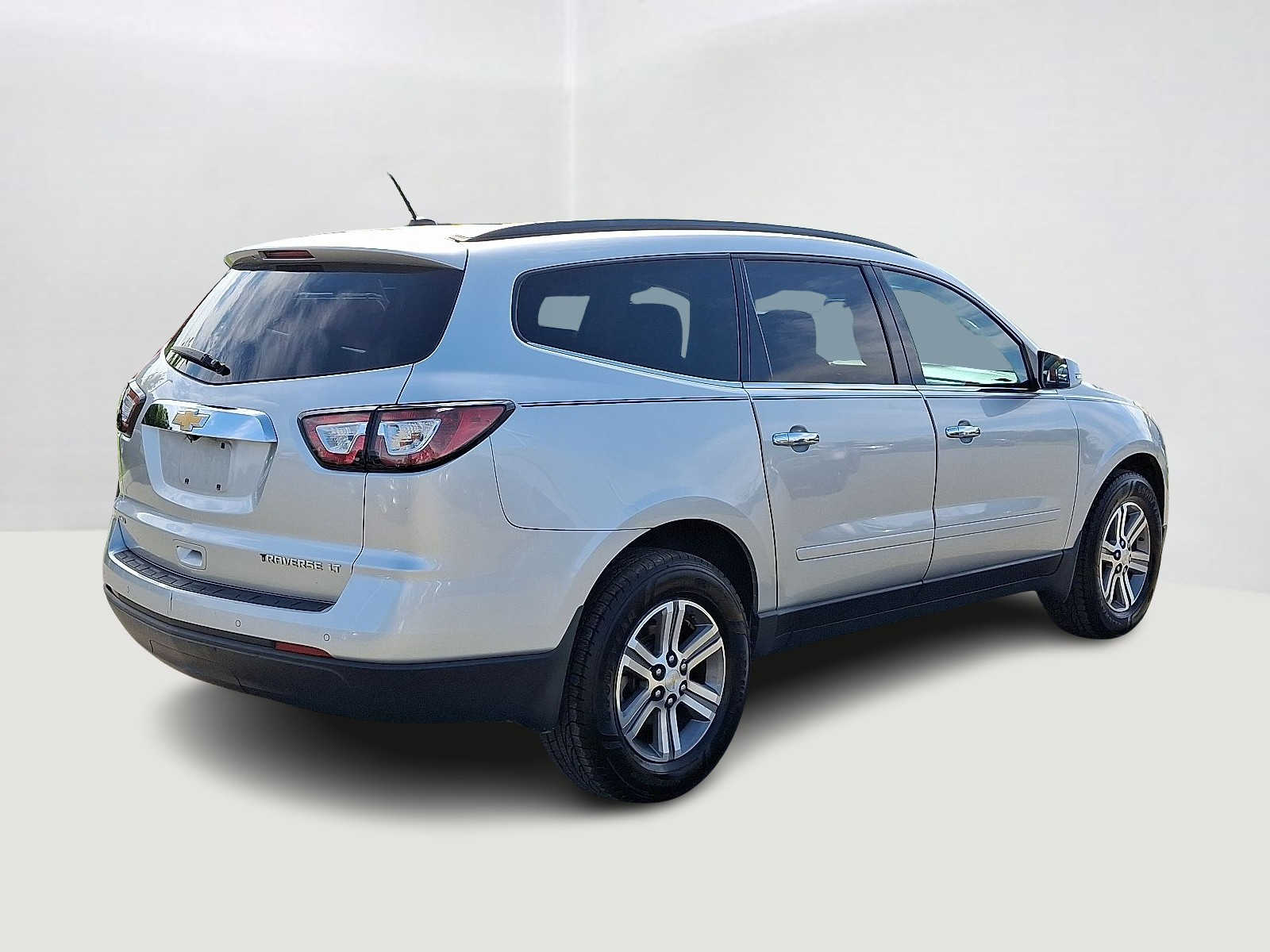 Thumbnail: 2015 Chevrolet Traverse - 5