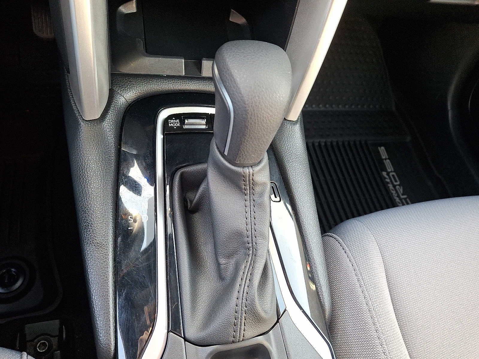 Thumbnail: 2024 Toyota Corolla Cross - 18