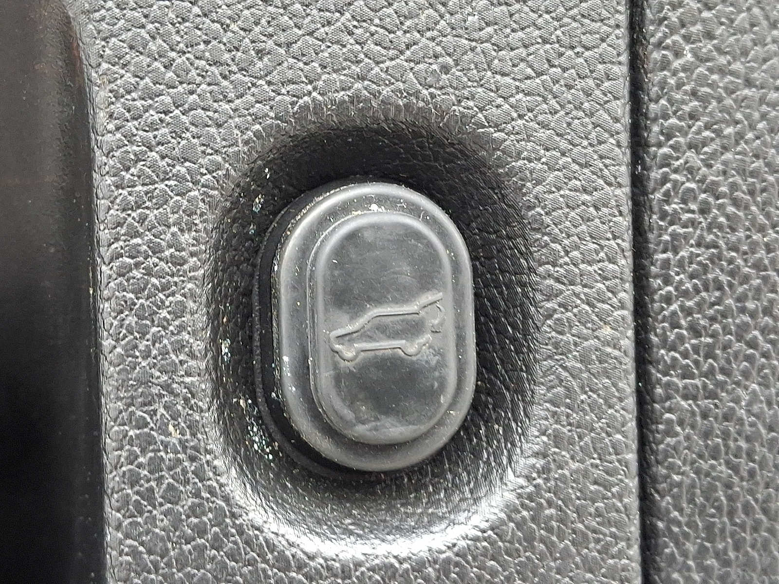 Thumbnail: 2018 Chevrolet Tahoe - 31