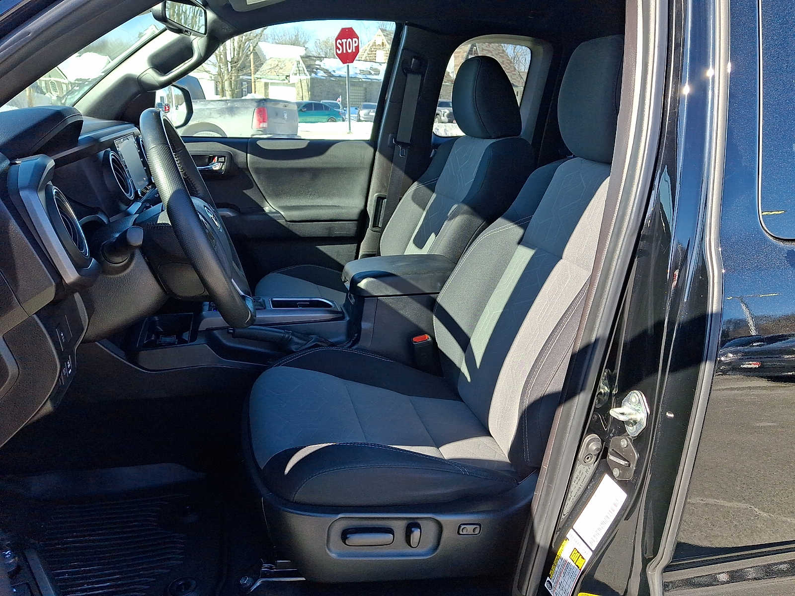 Thumbnail: 2020 Toyota Tacoma - 16