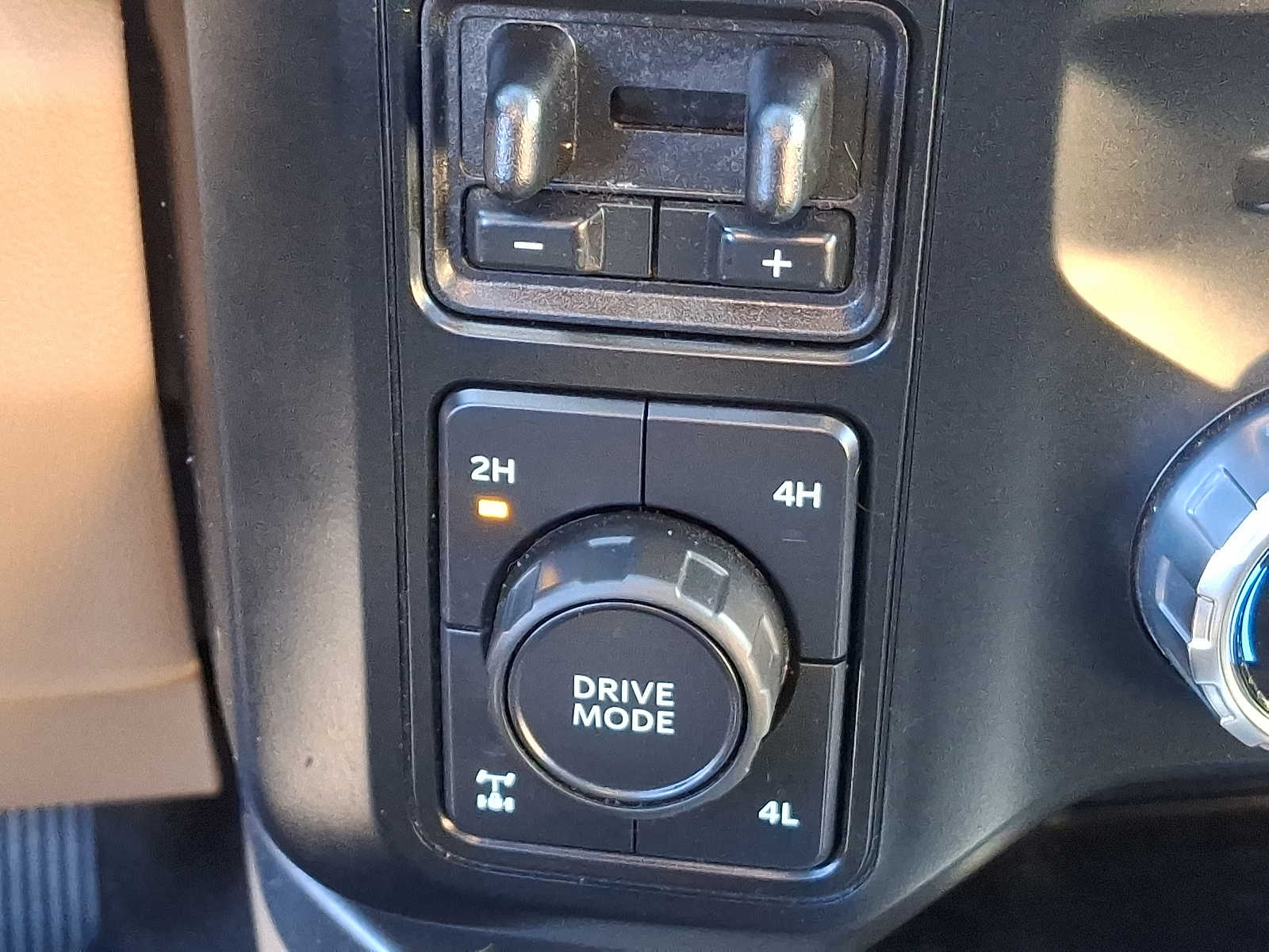 Thumbnail: 2023 Ford F-350 - 28