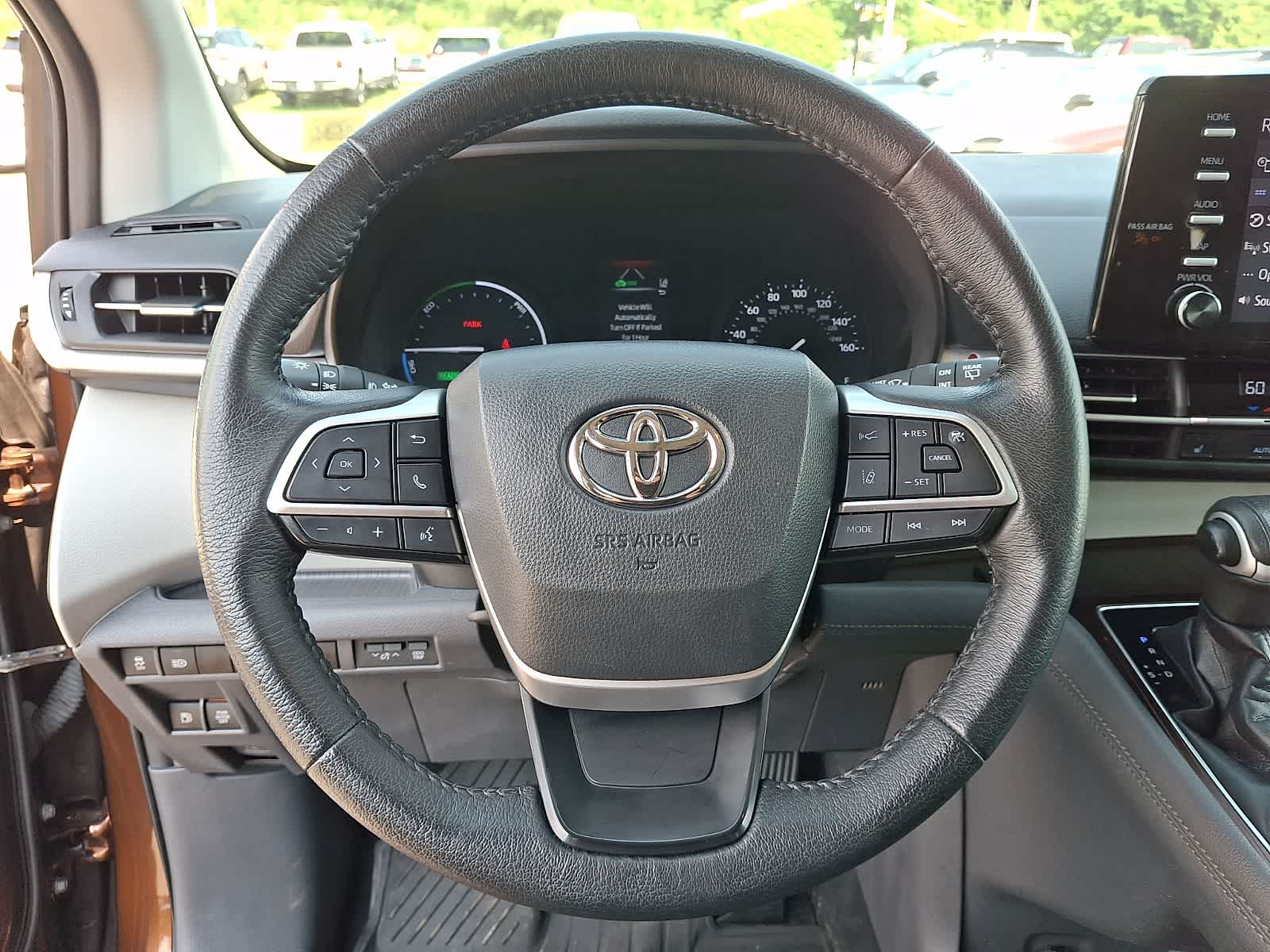 Thumbnail: 2021 Toyota Sienna - 24