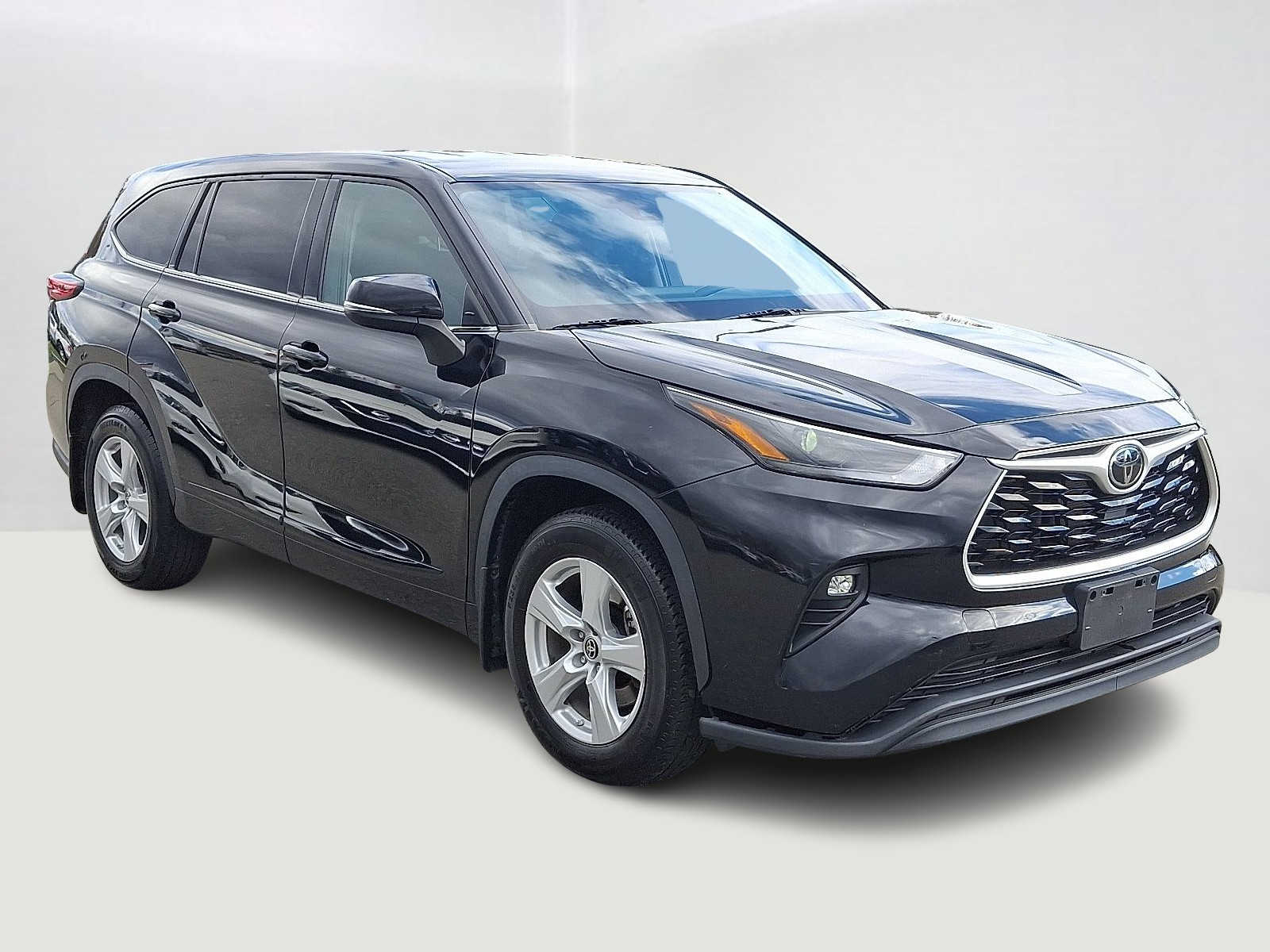 Thumbnail: 2022 Toyota Highlander - 5