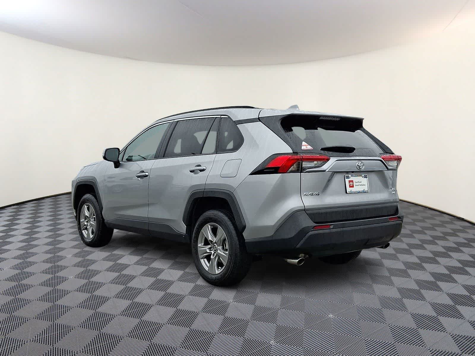 Thumbnail: 2025 Toyota RAV4 - 9