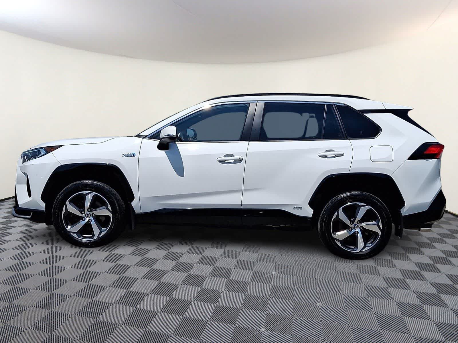 Thumbnail: 2021 Toyota RAV4 - 10