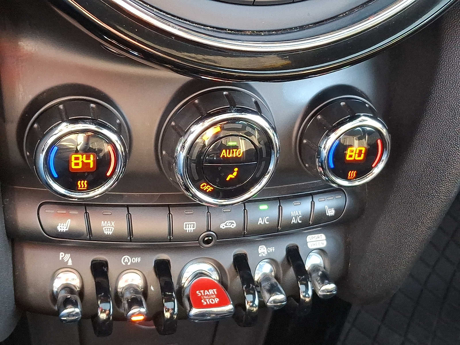 Thumbnail: 2018 MINI Cooper Hardtop - 16