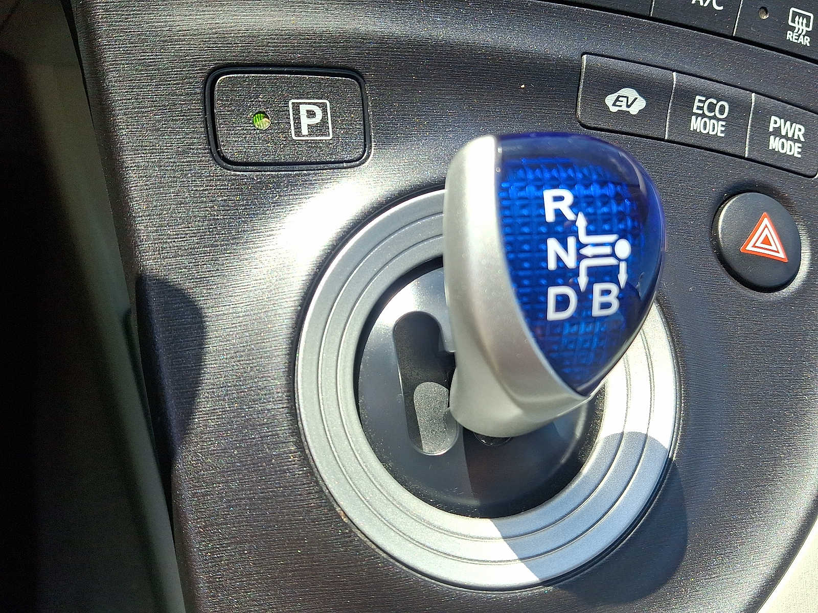 Thumbnail: 2011 Toyota Prius - 17