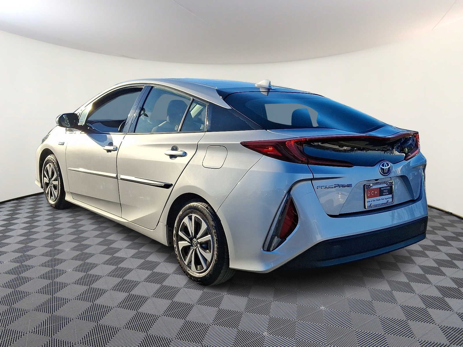 Thumbnail: 2017 Toyota Prius Prime - 9