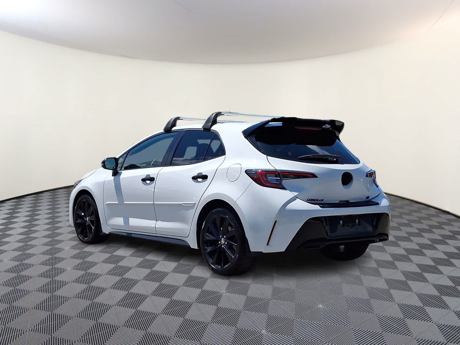 Thumbnail: 2022 Toyota Corolla - 9
