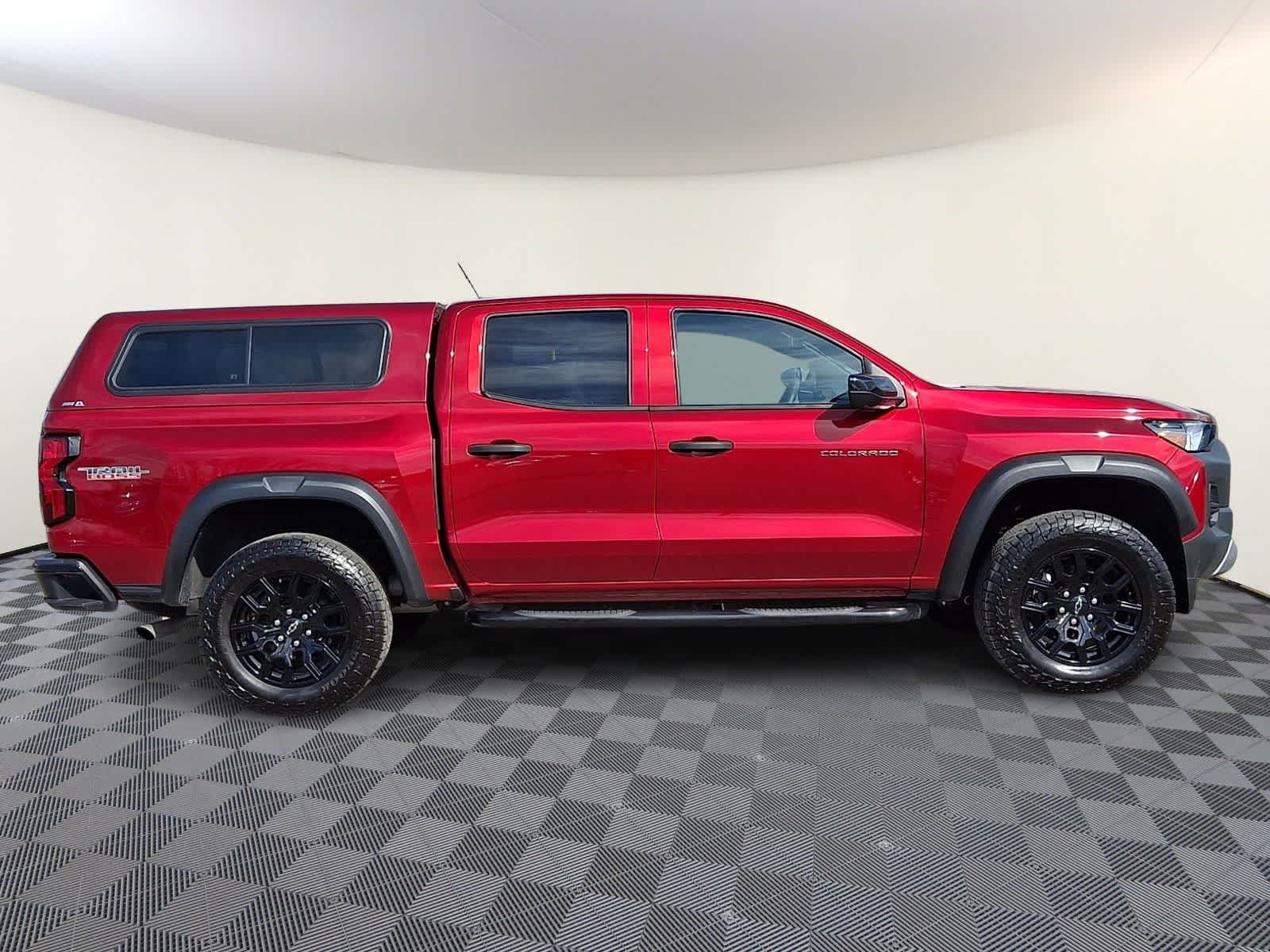 Thumbnail: 2024 Chevrolet Colorado - 8