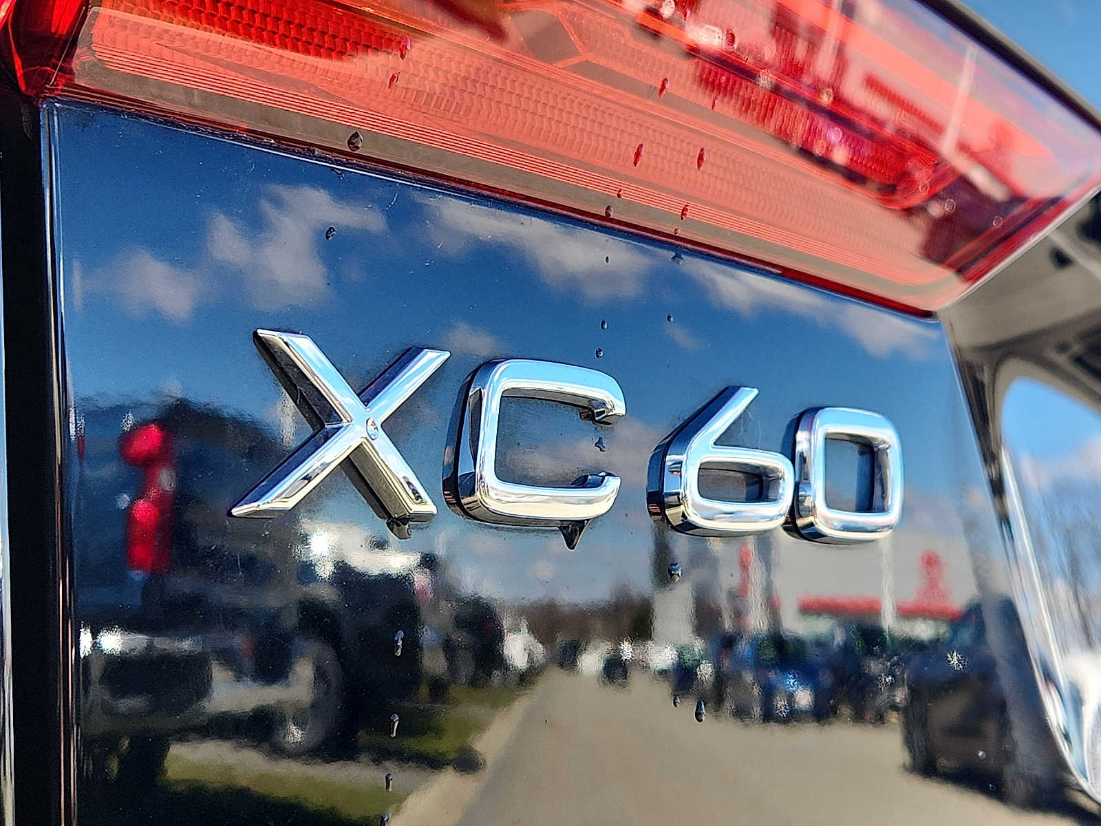 Thumbnail: 2022 Volvo XC60 - 31