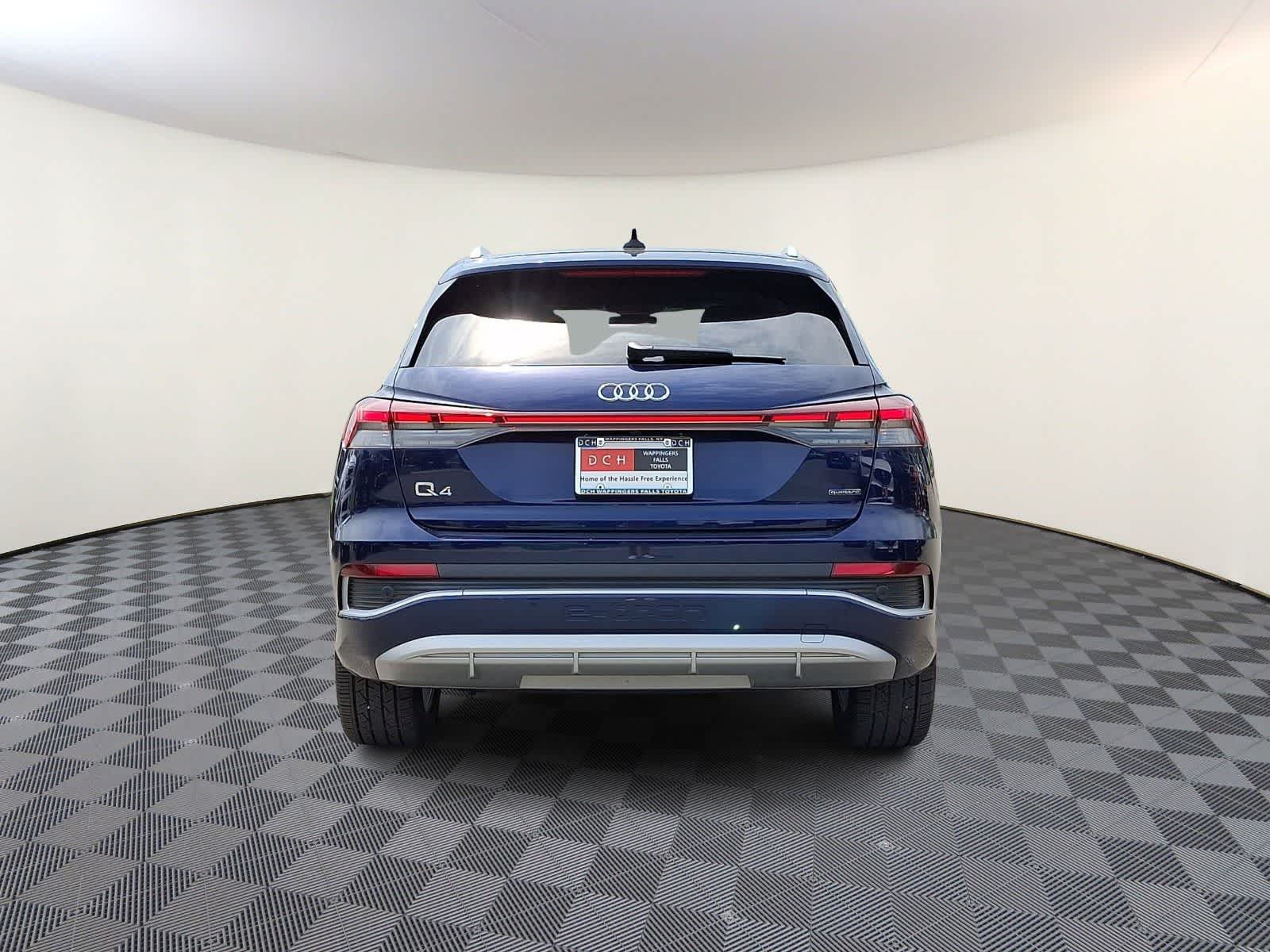 Thumbnail: 2023 Audi Q4 e-tron - 6