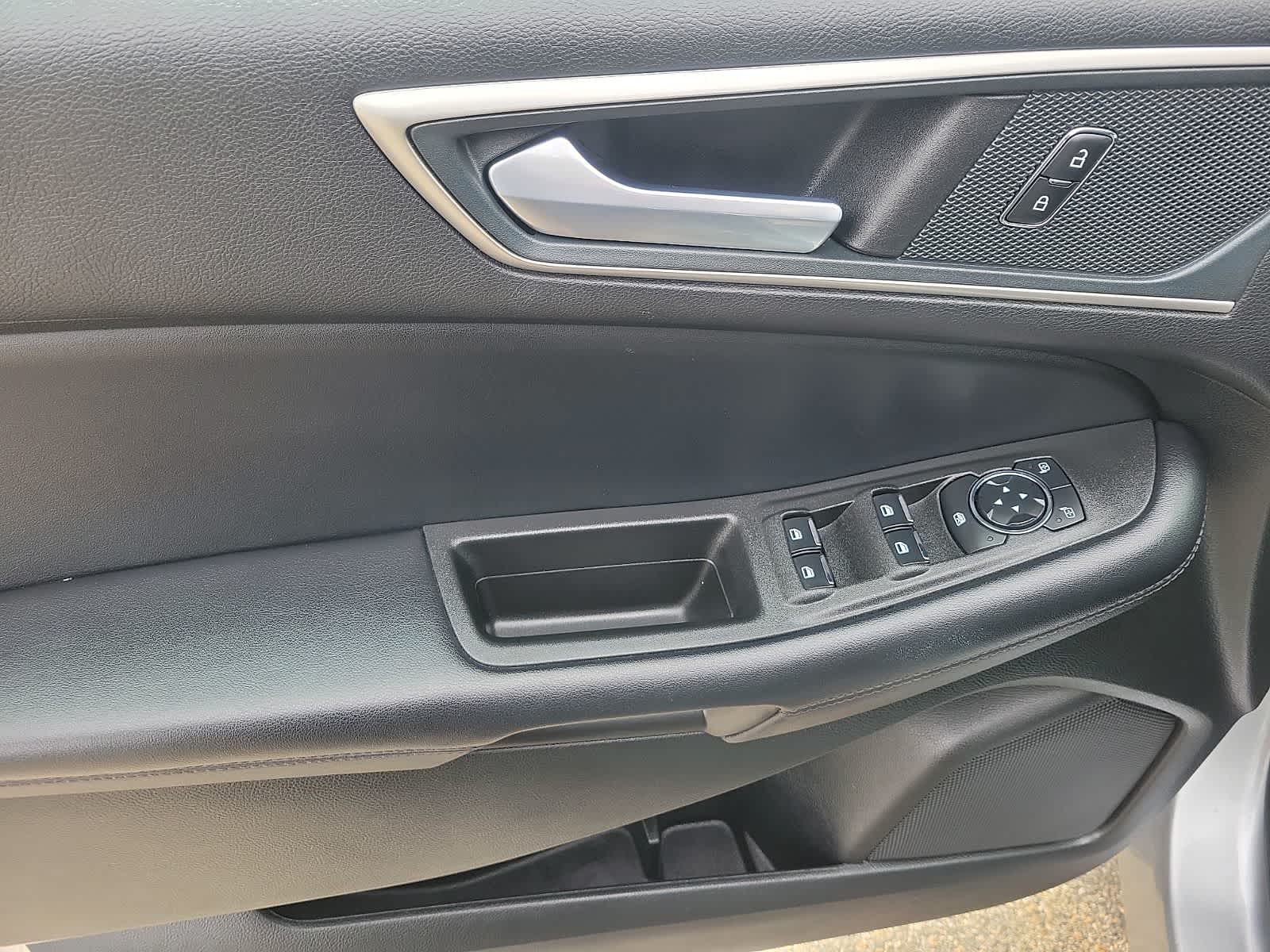 Thumbnail: 2024 Ford Edge - 9