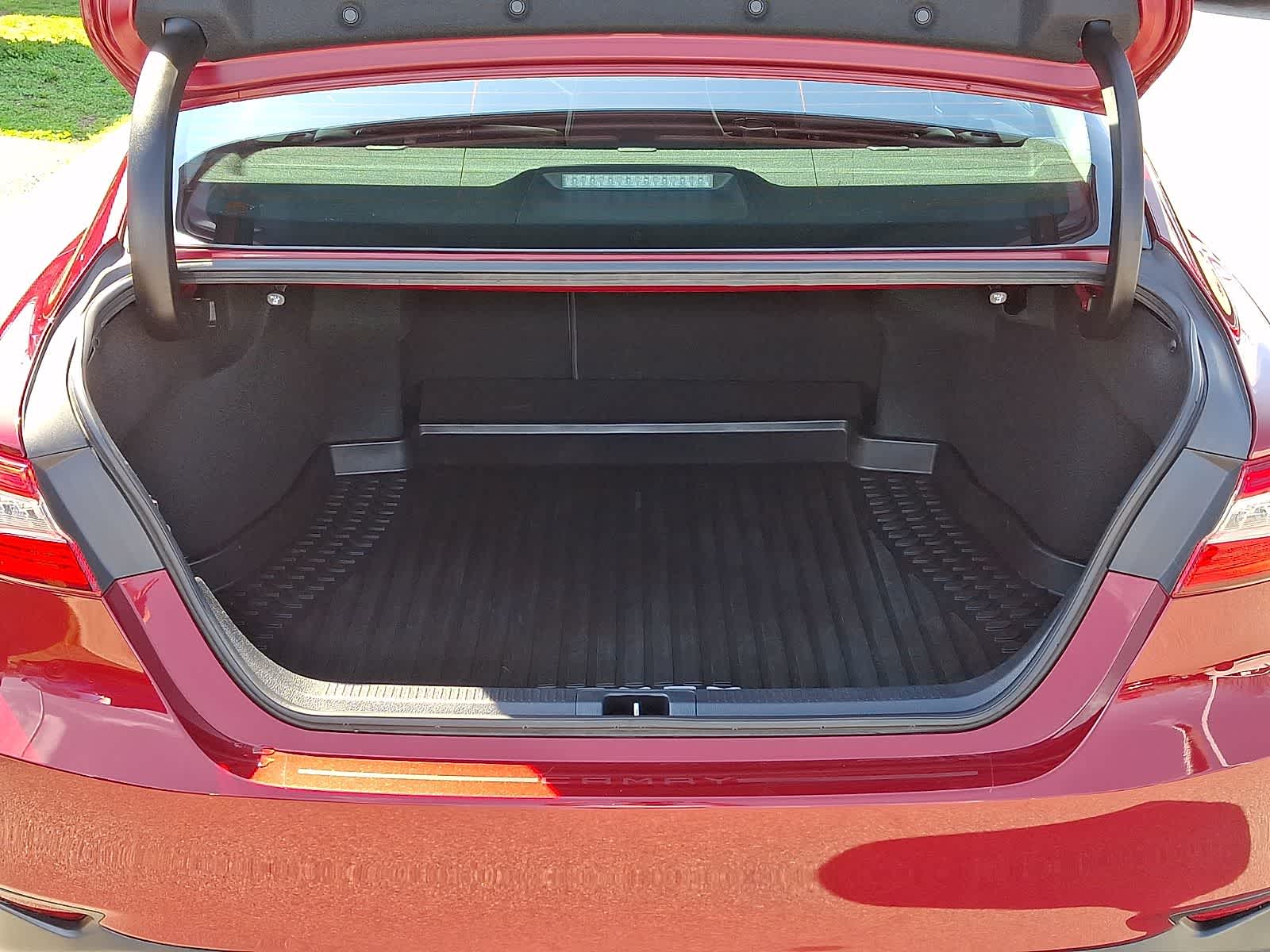 Thumbnail: 2020 Toyota Camry - 32