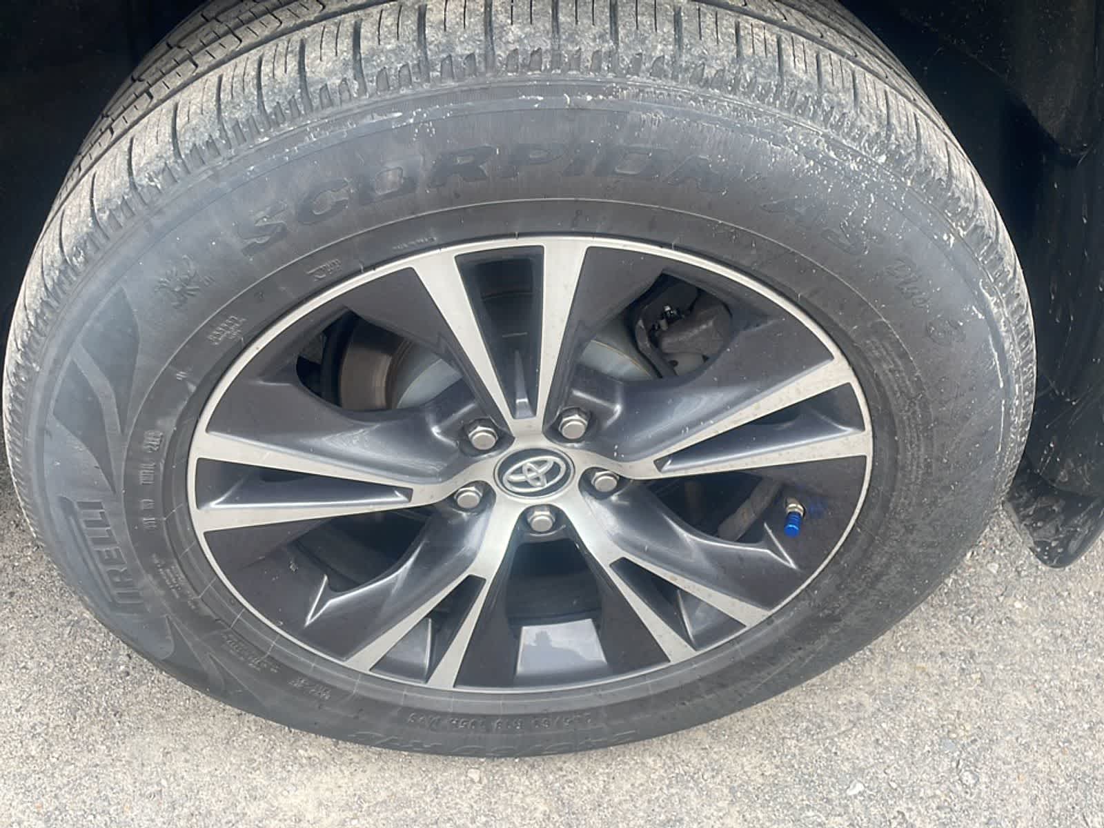 Thumbnail: 2019 Toyota Highlander - 21