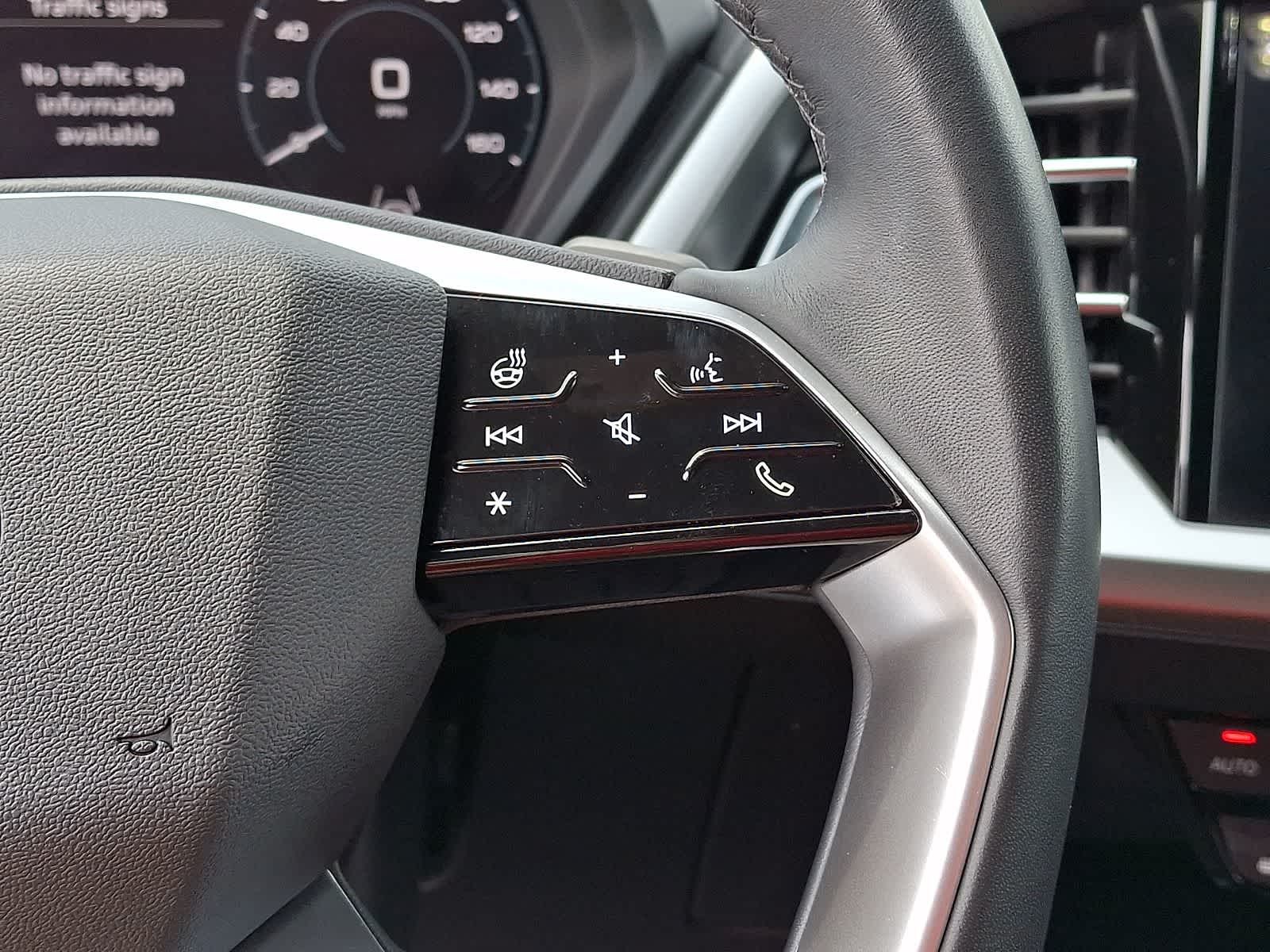 Thumbnail: 2023 Audi Q4 e-tron - 24