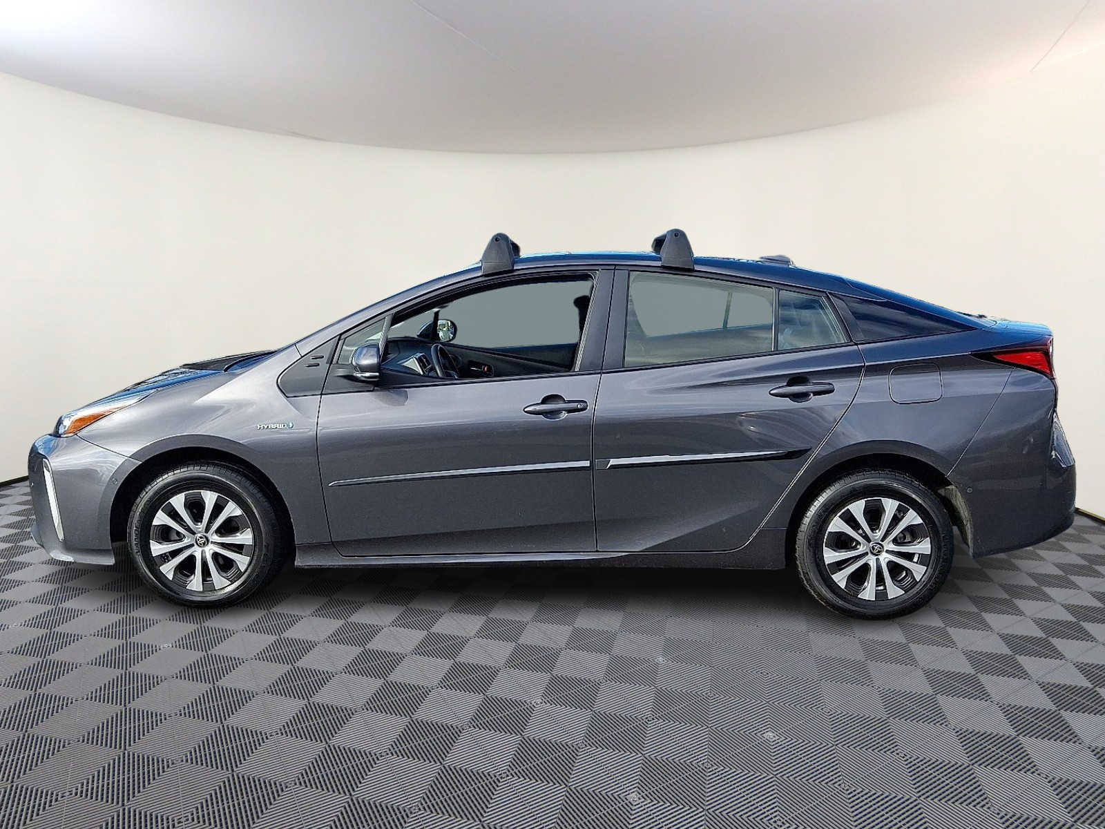 Thumbnail: 2022 Toyota Prius - 10