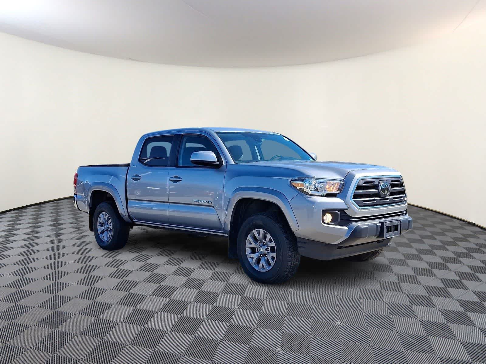 Thumbnail: 2018 Toyota Tacoma - 5
