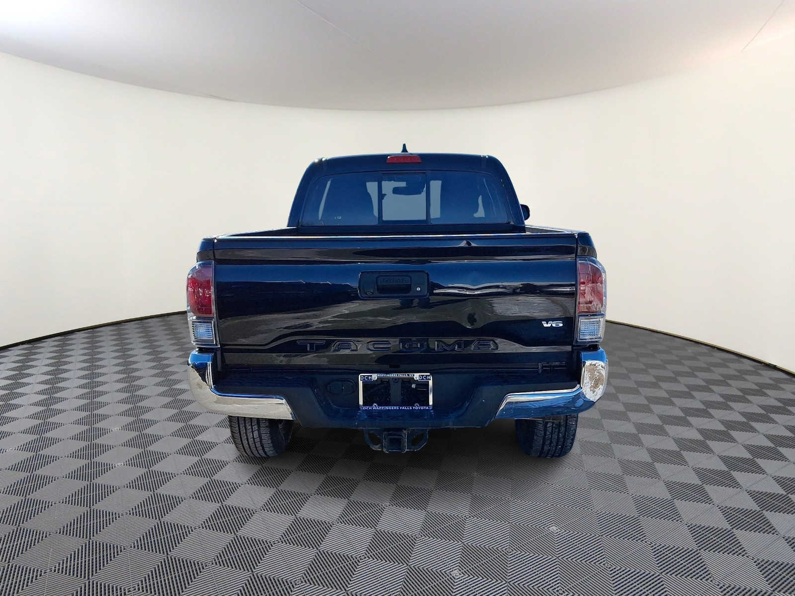 Thumbnail: 2020 Toyota Tacoma - 7