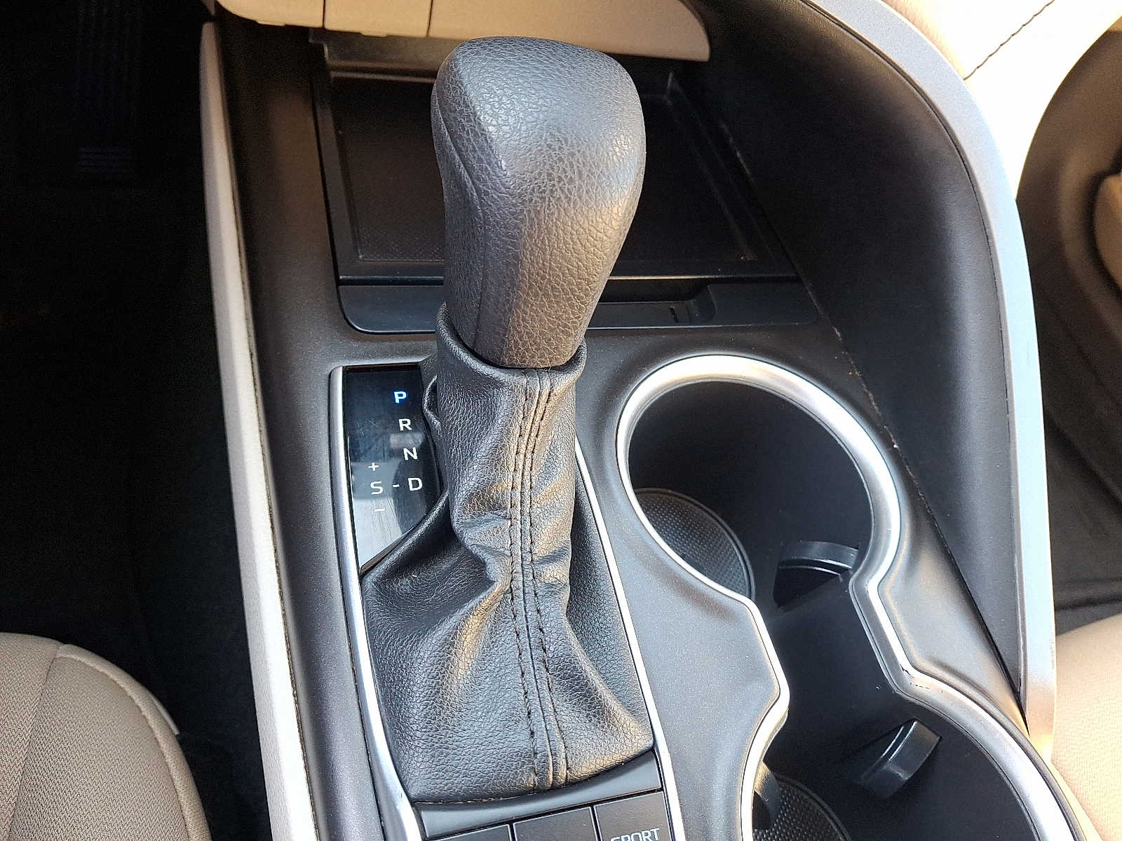 Thumbnail: 2023 Toyota Camry - 14