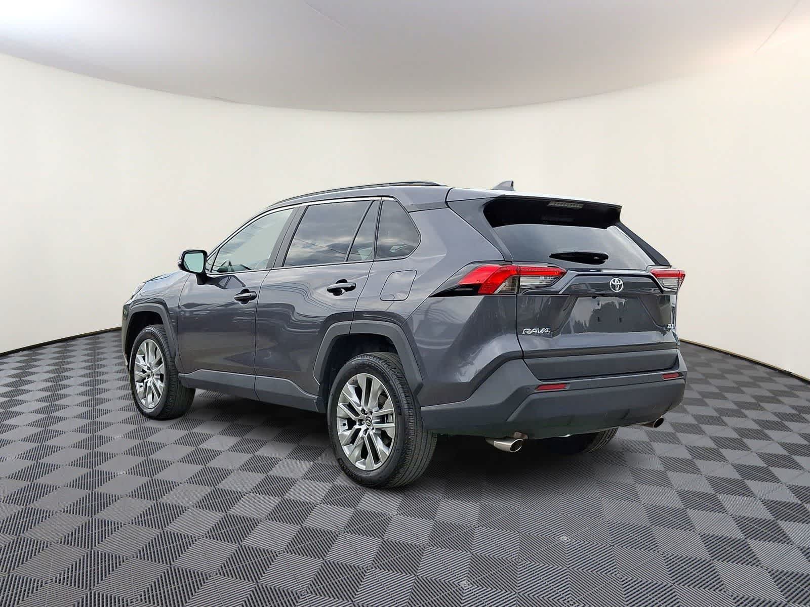 Thumbnail: 2025 Toyota RAV4 - 9