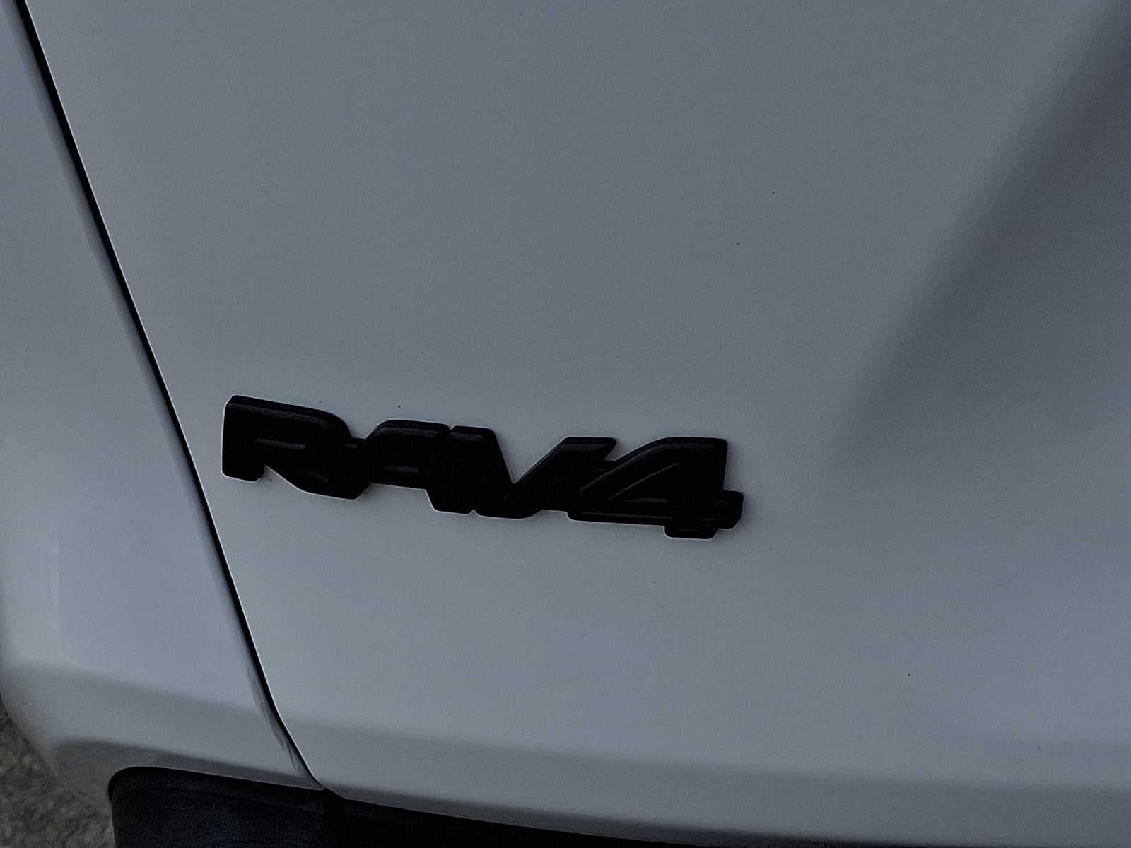 Thumbnail: 2021 Toyota RAV4 - 33