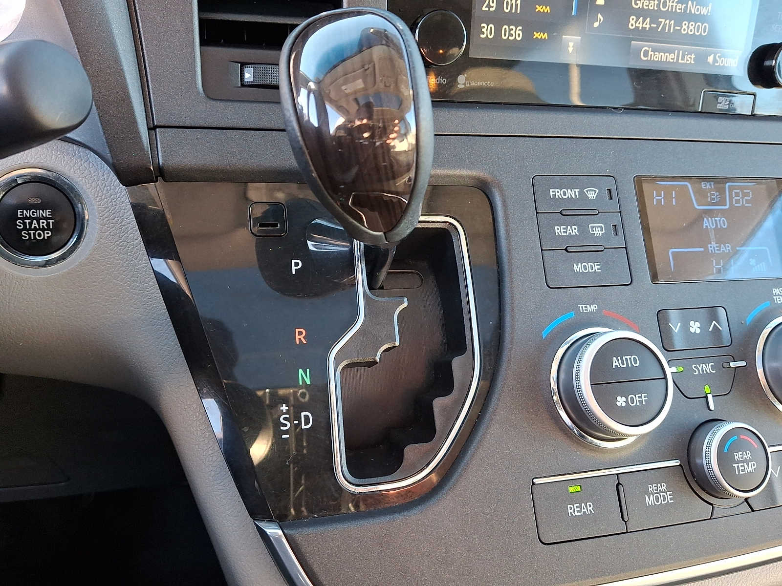 Thumbnail: 2015 Toyota Sienna - 19