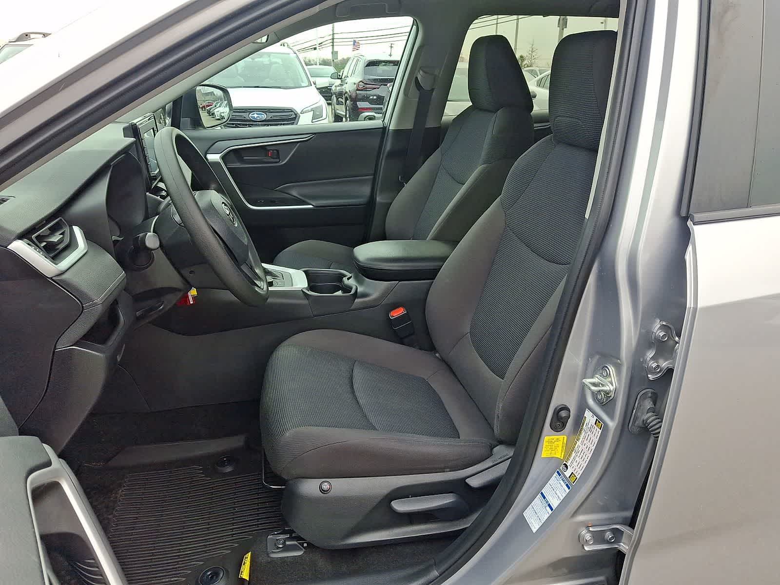 Thumbnail: 2021 Toyota RAV4 - 16