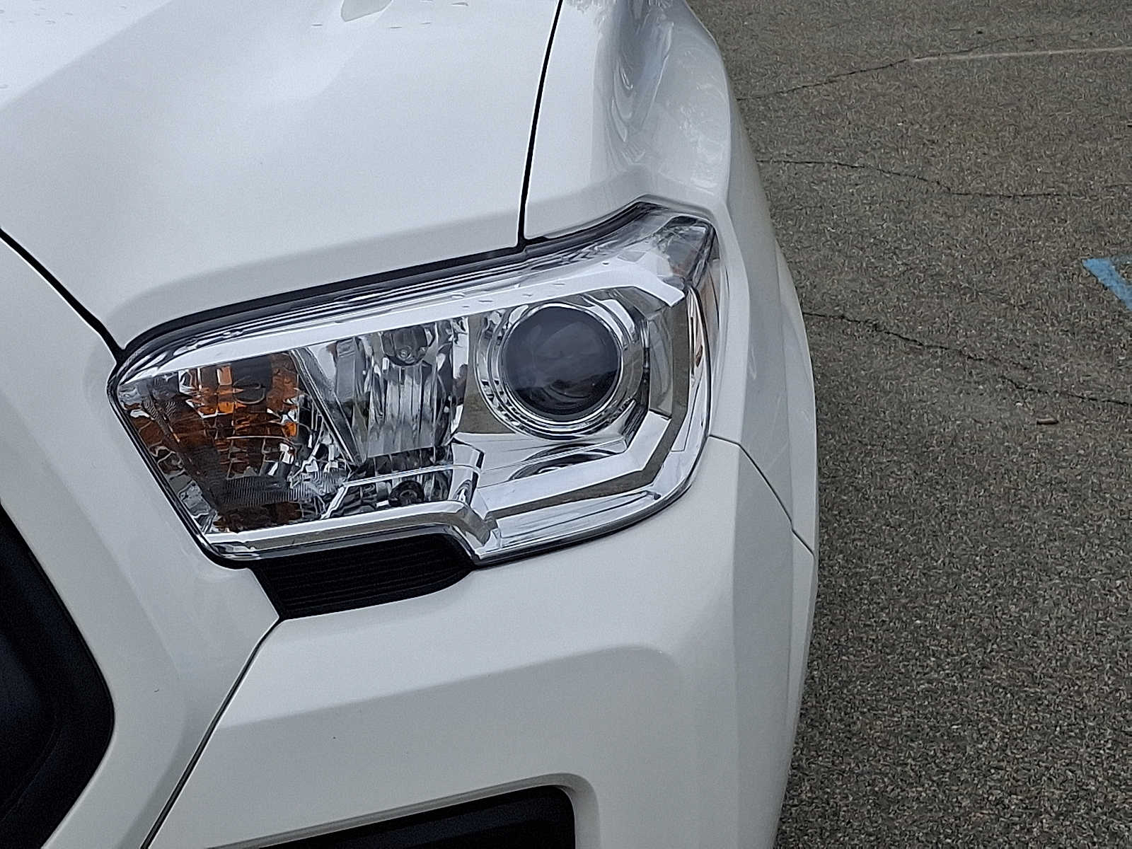 Thumbnail: 2022 Toyota Tacoma - 11