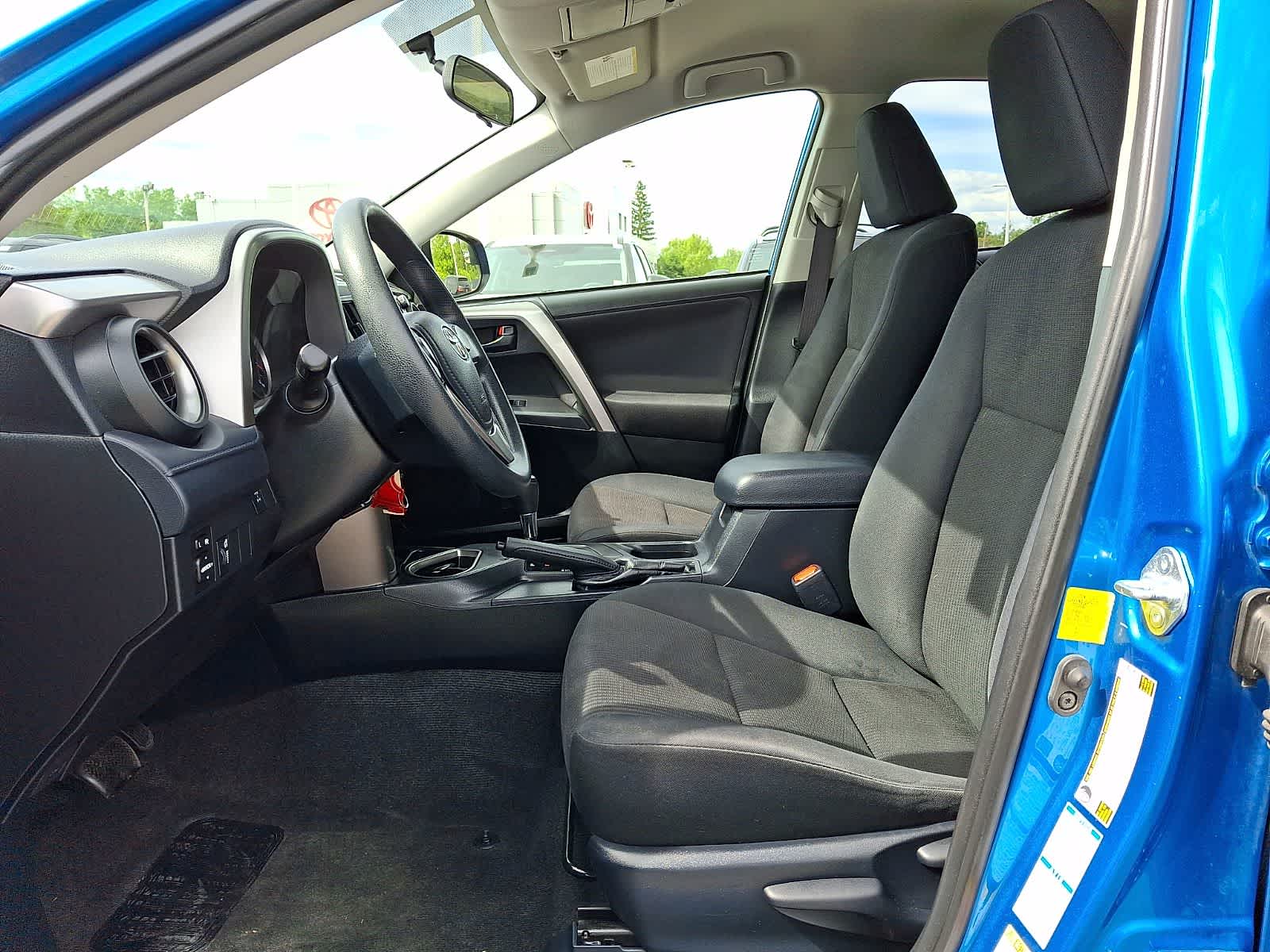 Thumbnail: 2016 Toyota RAV4 - 15
