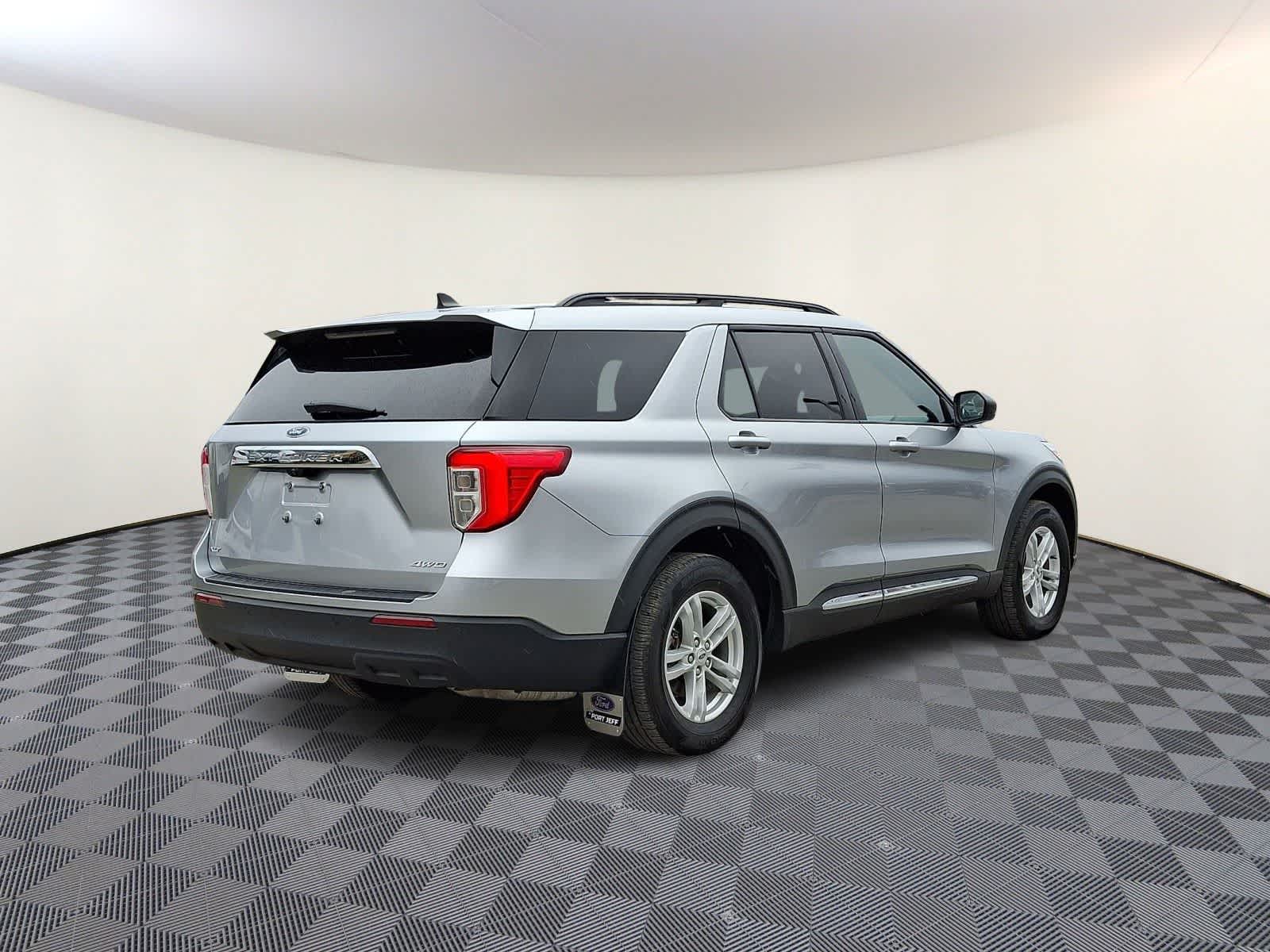 Thumbnail: 2022 Ford Explorer - 5