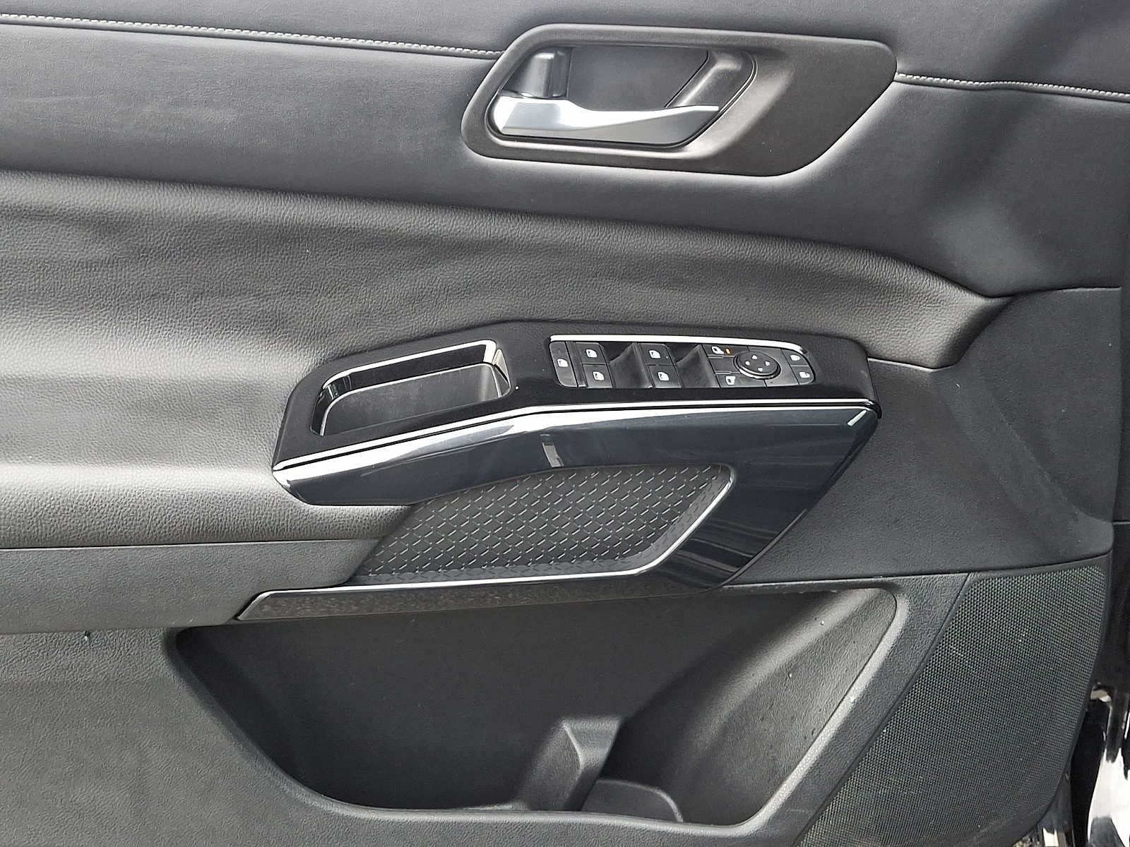 Thumbnail: 2022 Nissan Pathfinder - 15