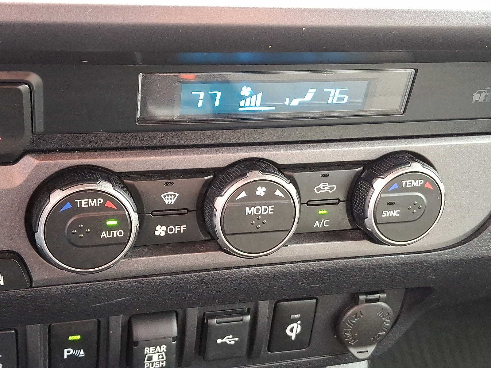 Thumbnail: 2021 Toyota Tacoma - 18