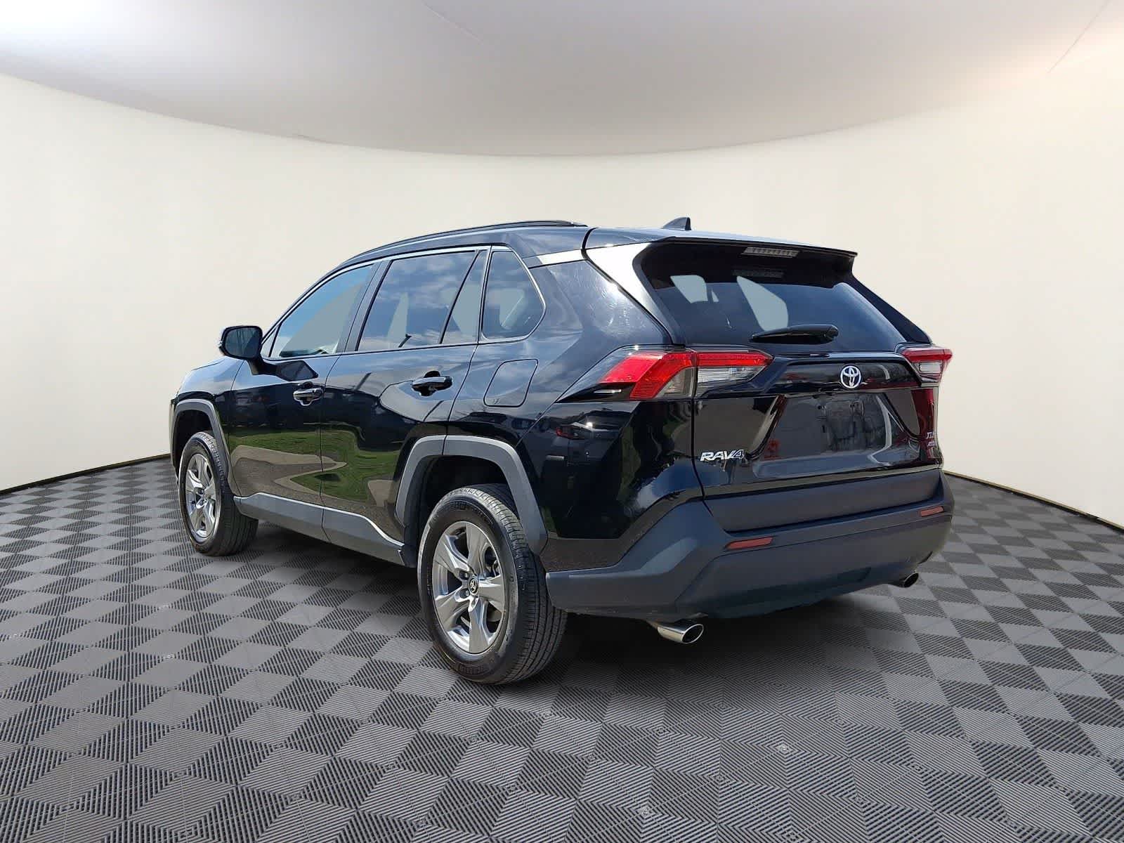 Thumbnail: 2025 Toyota RAV4 - 9