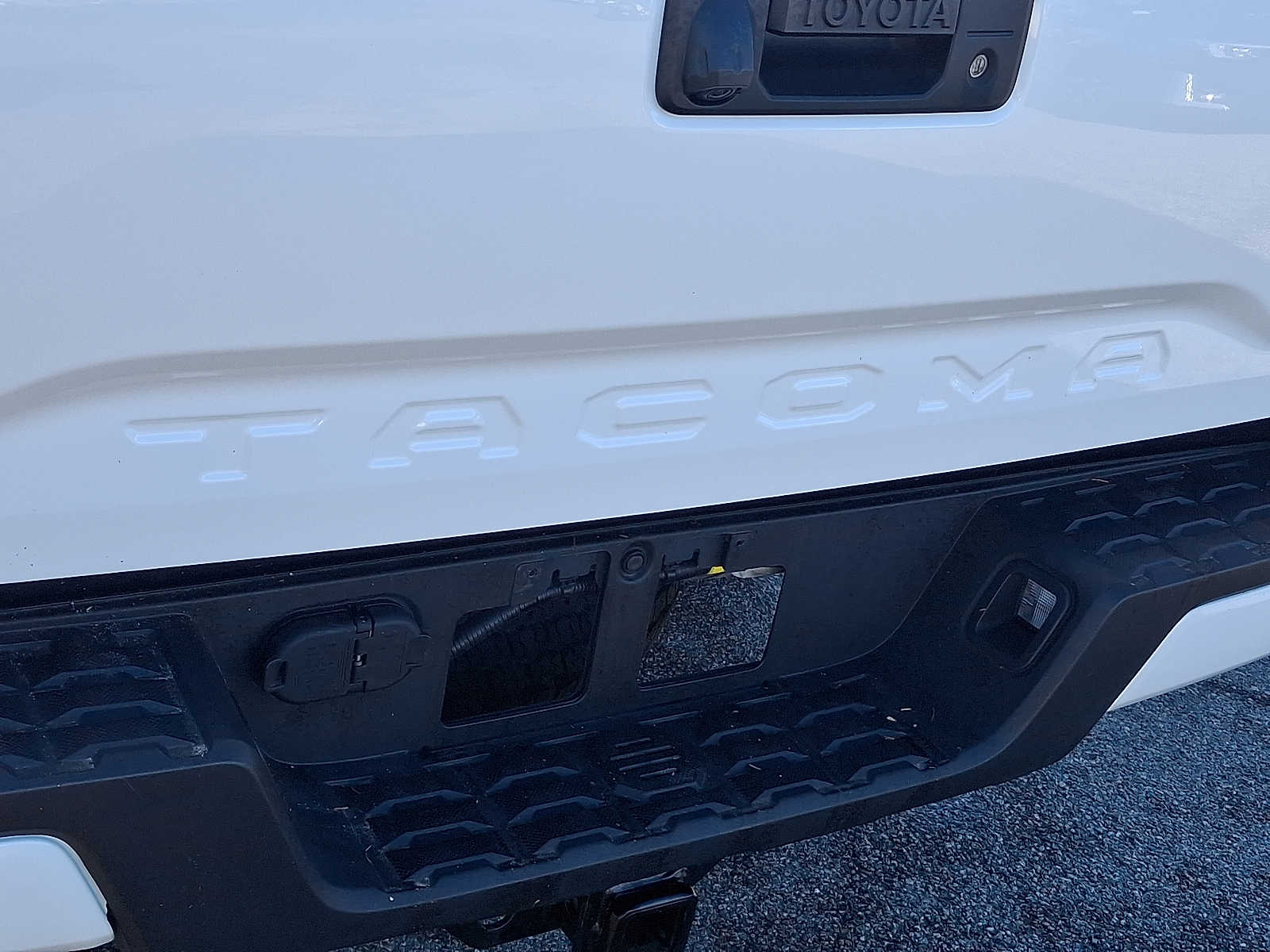 Thumbnail: 2023 Toyota Tacoma - 25