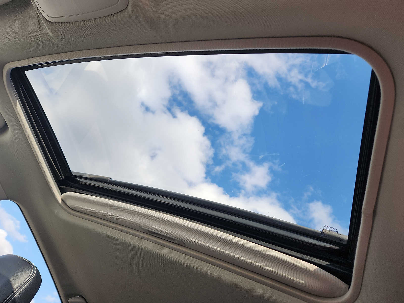 Thumbnail: 2017 Toyota RAV4 - 17