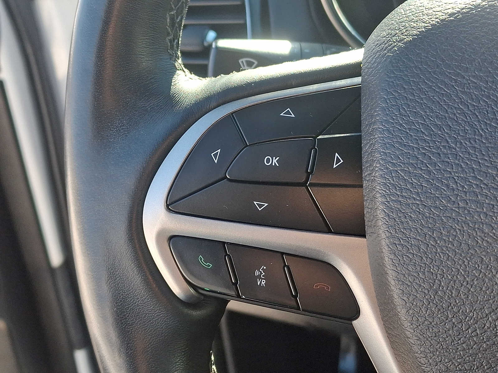 Thumbnail: 2019 Jeep Grand Cherokee - 24