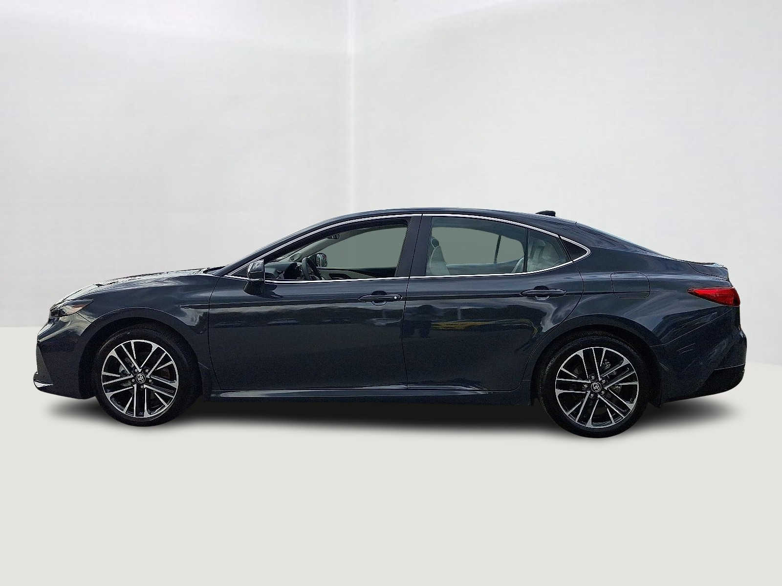 Thumbnail: 2025 Toyota Camry - 10