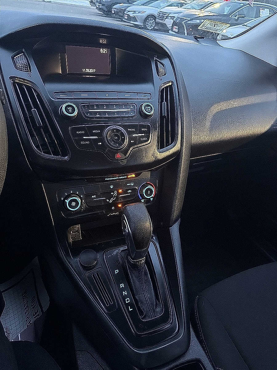 Thumbnail: 2018 Ford Focus - 18