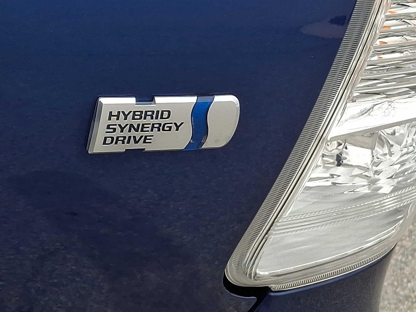 Thumbnail: 2012 Toyota Prius v - 32