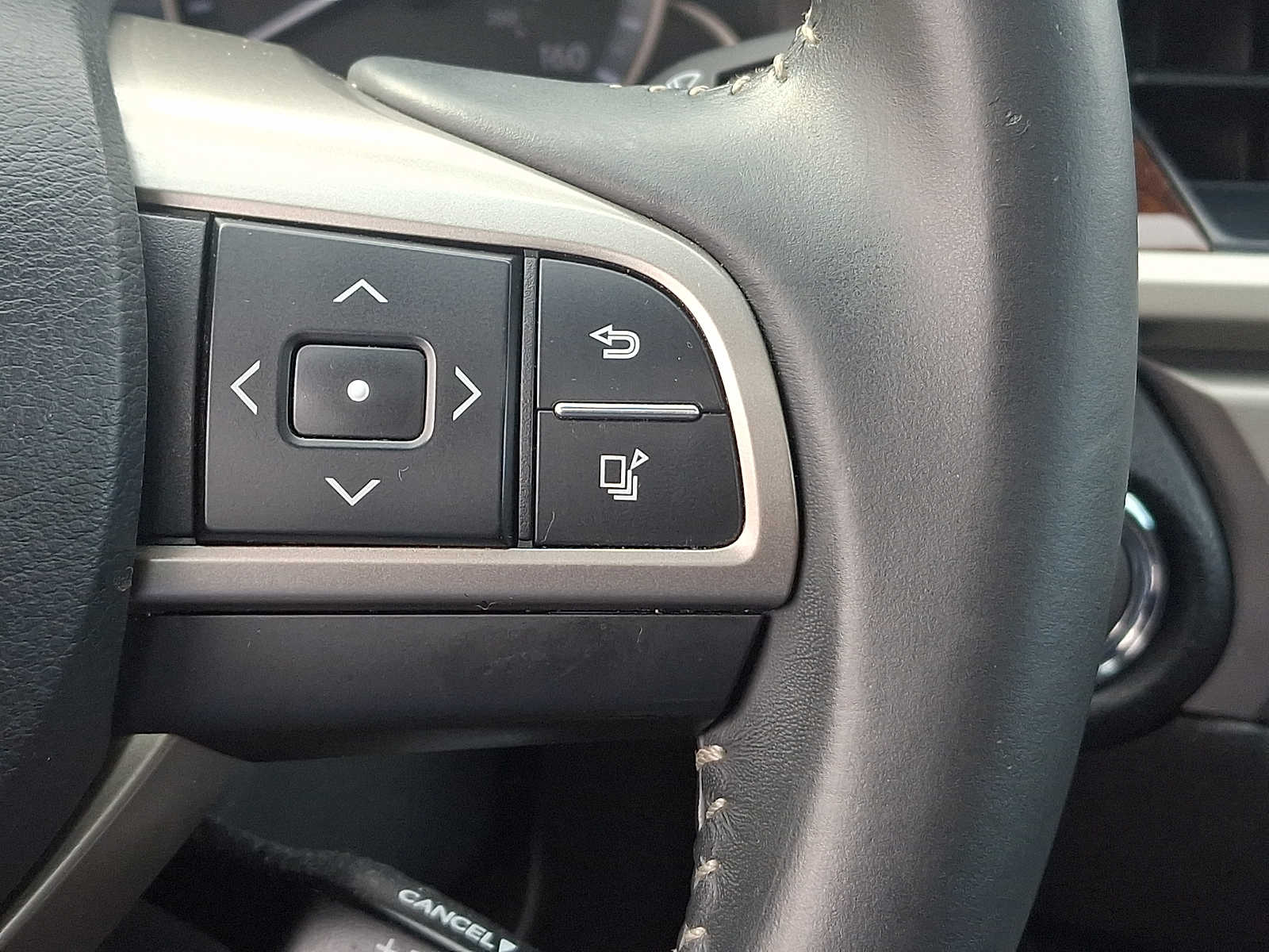 Thumbnail: 2016 Lexus ES - 23