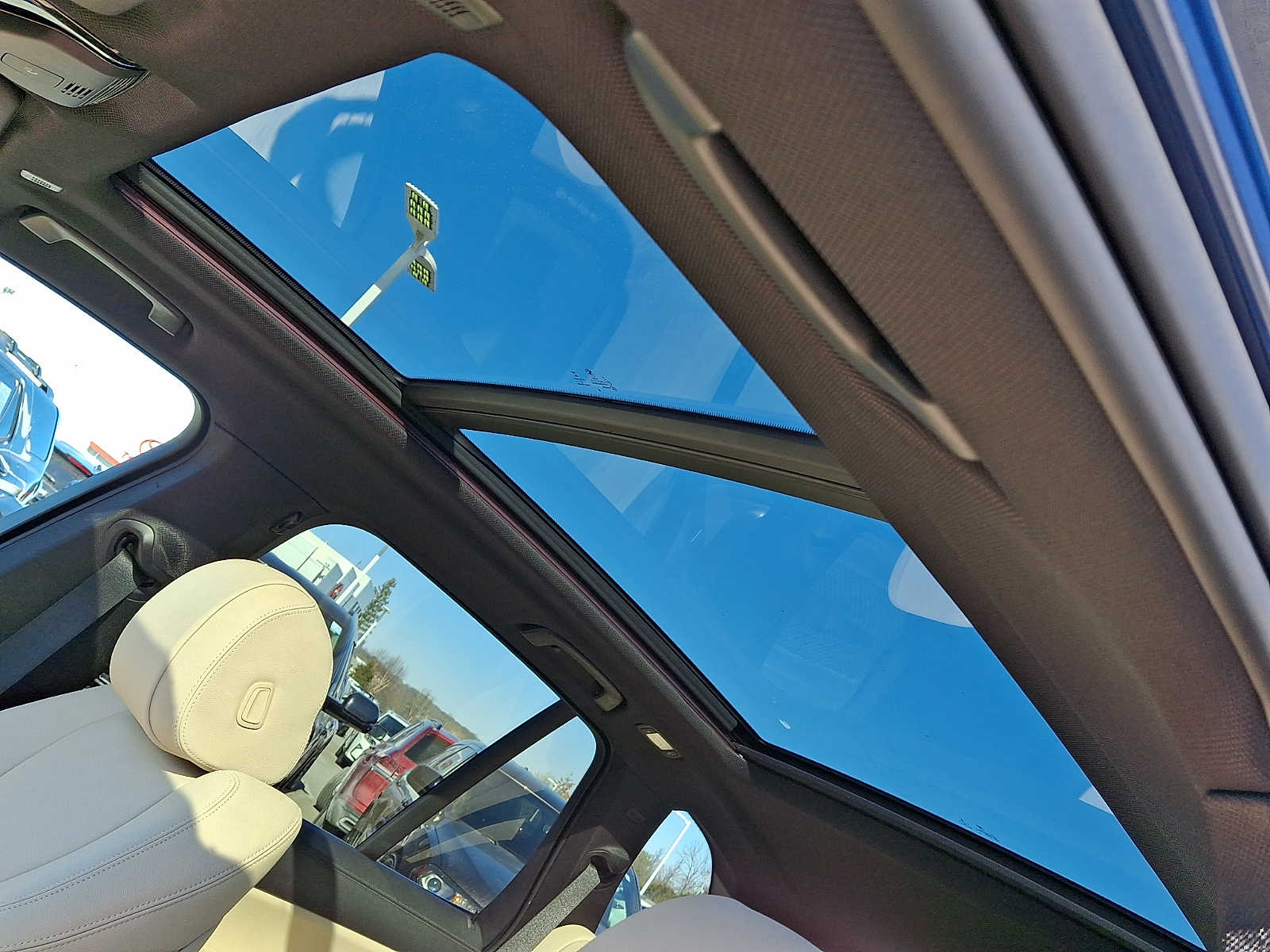 Thumbnail: 2022 BMW X5 - 16