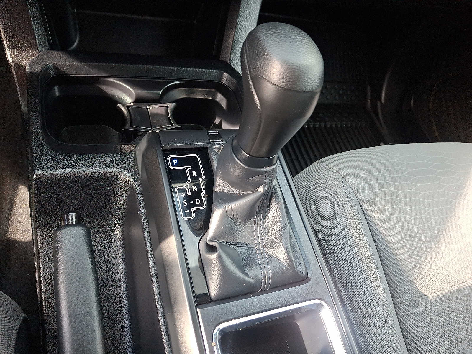 Thumbnail: 2019 Toyota Tacoma - 16