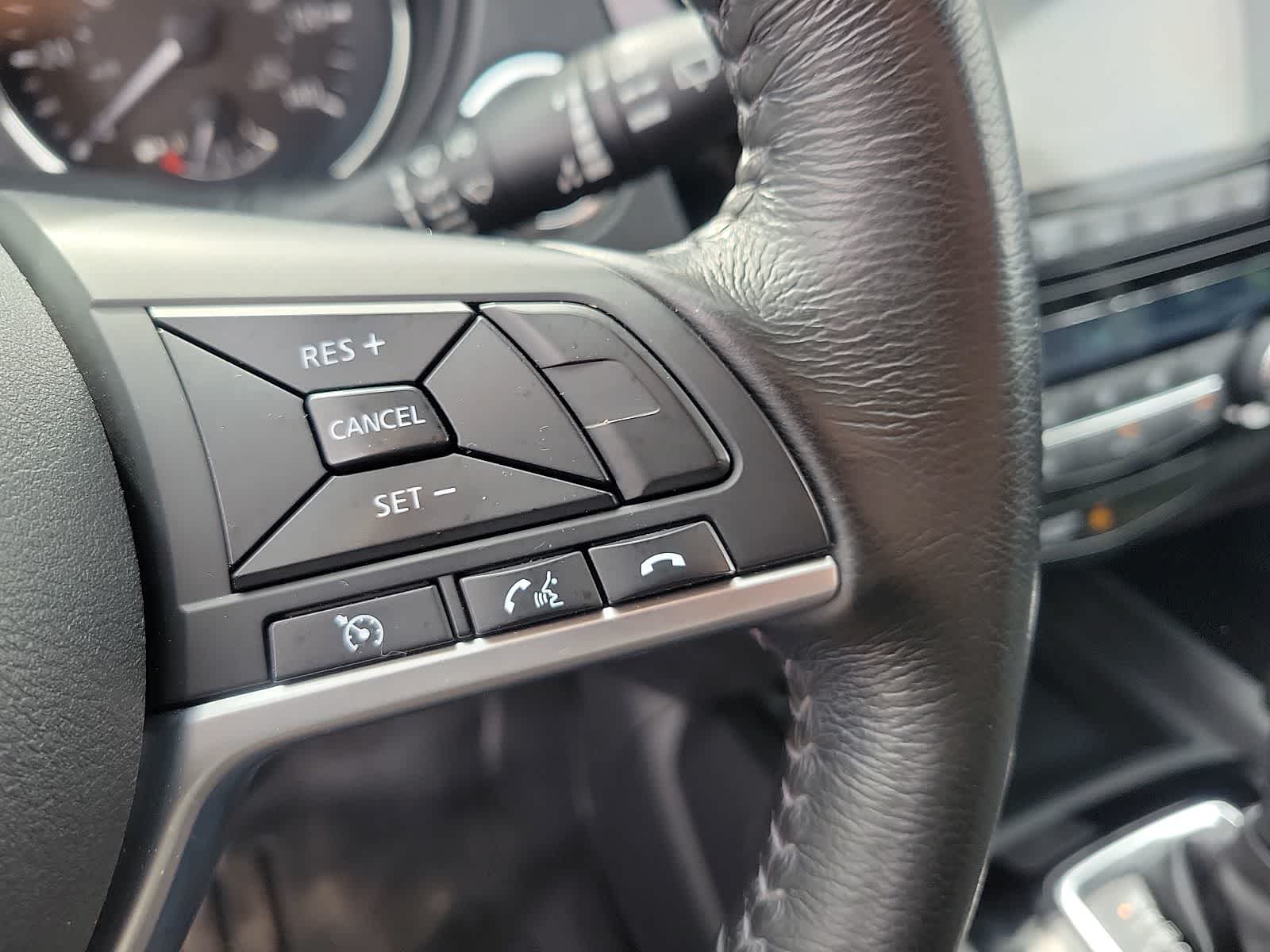 Thumbnail: 2017 Nissan Rogue - 22