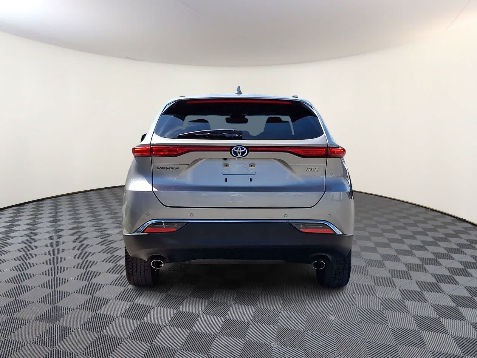 Thumbnail: 2023 Toyota Venza - 7